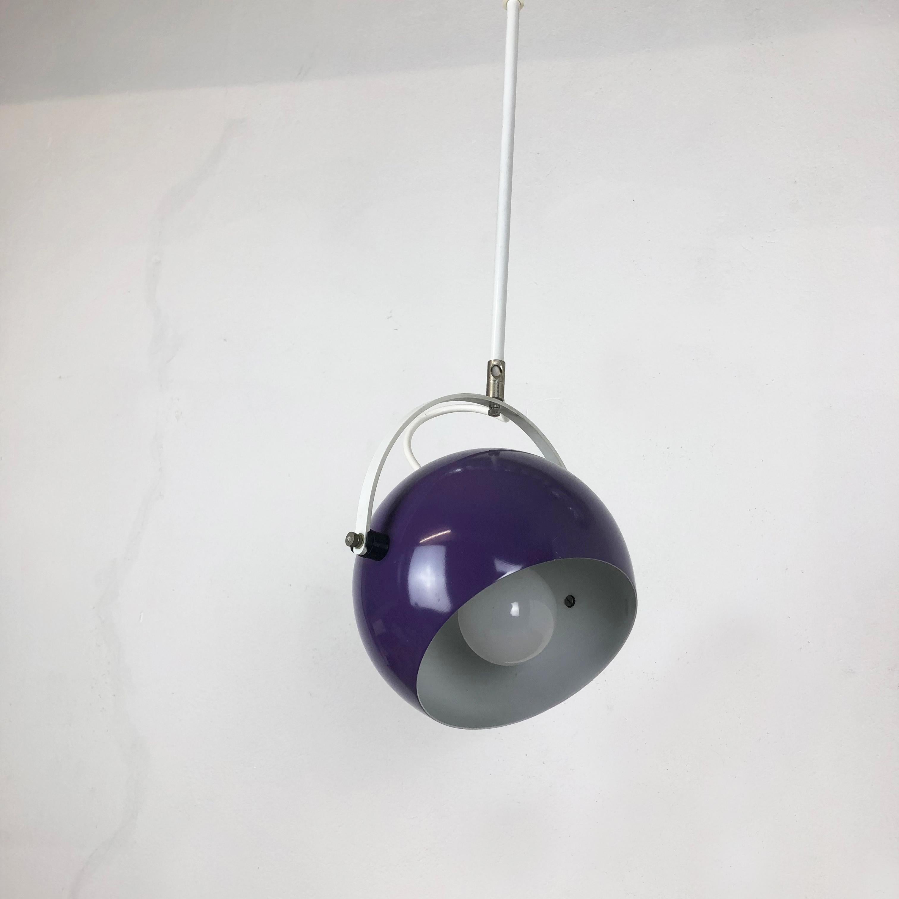 Adjustable Pop Art Panton Style Hanging Light with Purple Spot, Germany, 1970s In Good Condition For Sale In Kirchlengern, DE