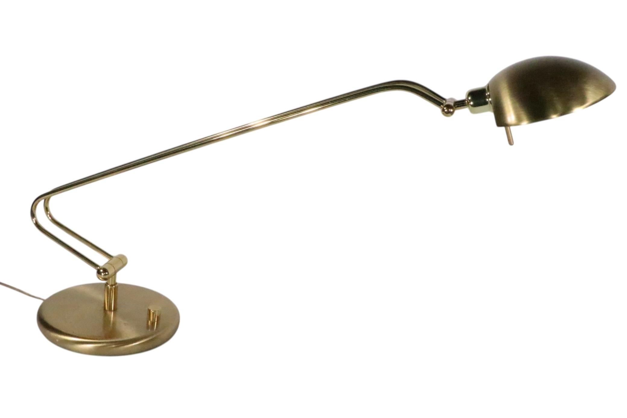 Adjustable Post Modern Halogen Desk Lamp by Holtkotter Made in Germany c. 1980's (Messing) im Angebot