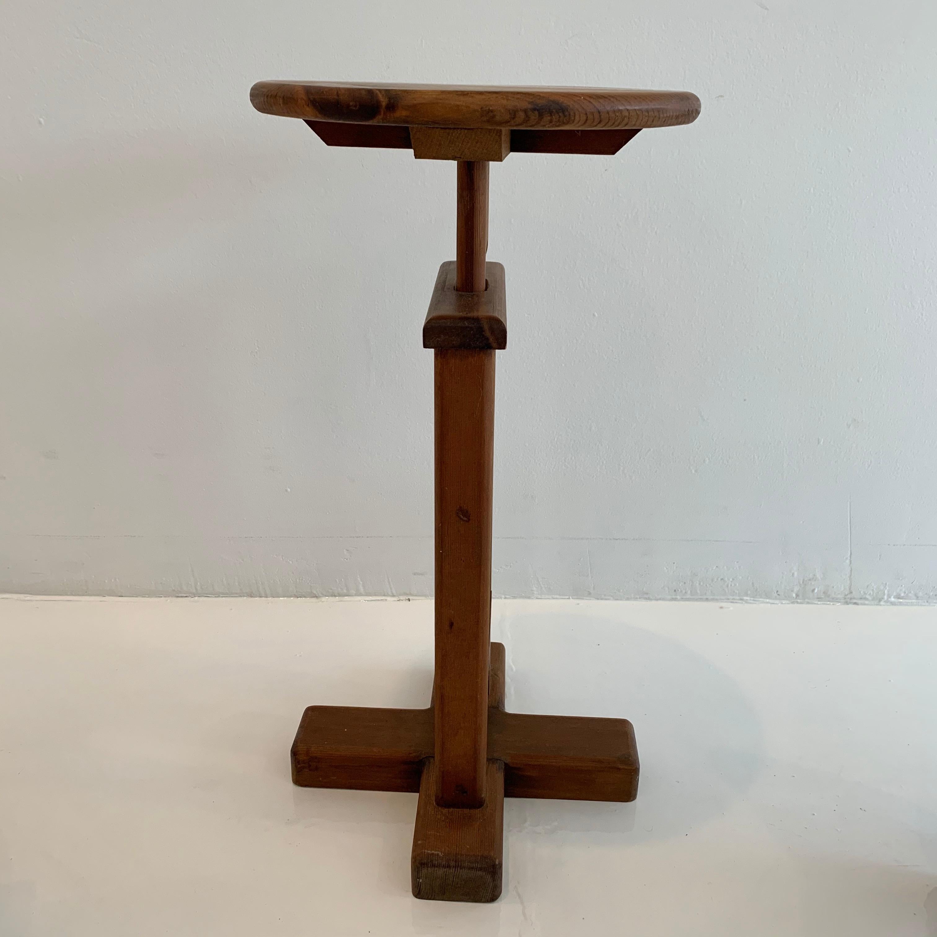 Adjustable Ratchet Wood Farm Stool In Good Condition In Los Angeles, CA