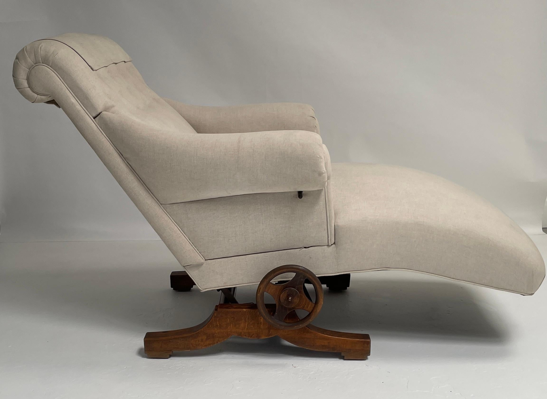 Adjustable Reclining Napoleon III Chair In Good Condition For Sale In Los Angeles, CA