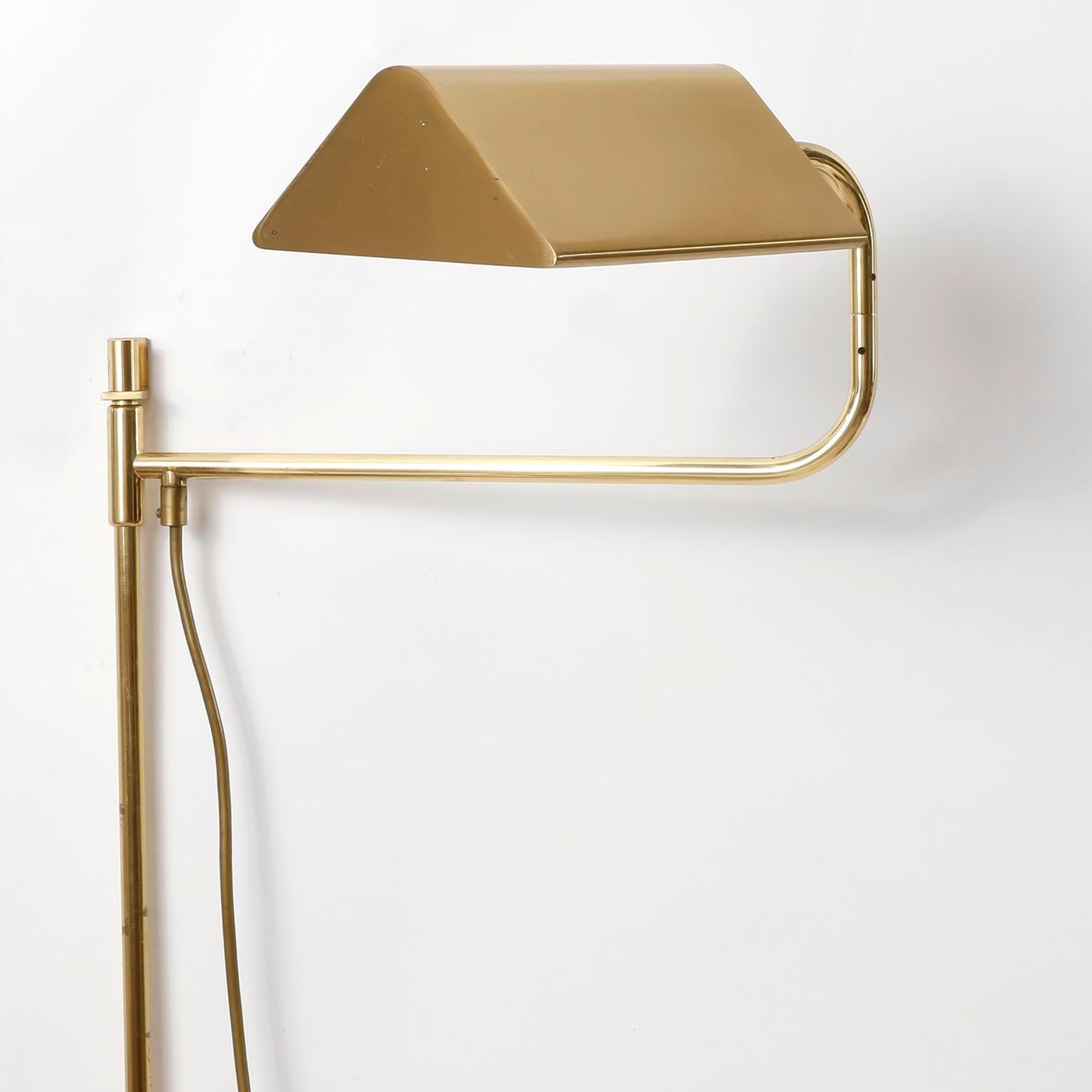 Mid-Century moderno Lampada da parete regolabile e girevole in ottone e nichel, Florian Schulz, anni '70 in vendita