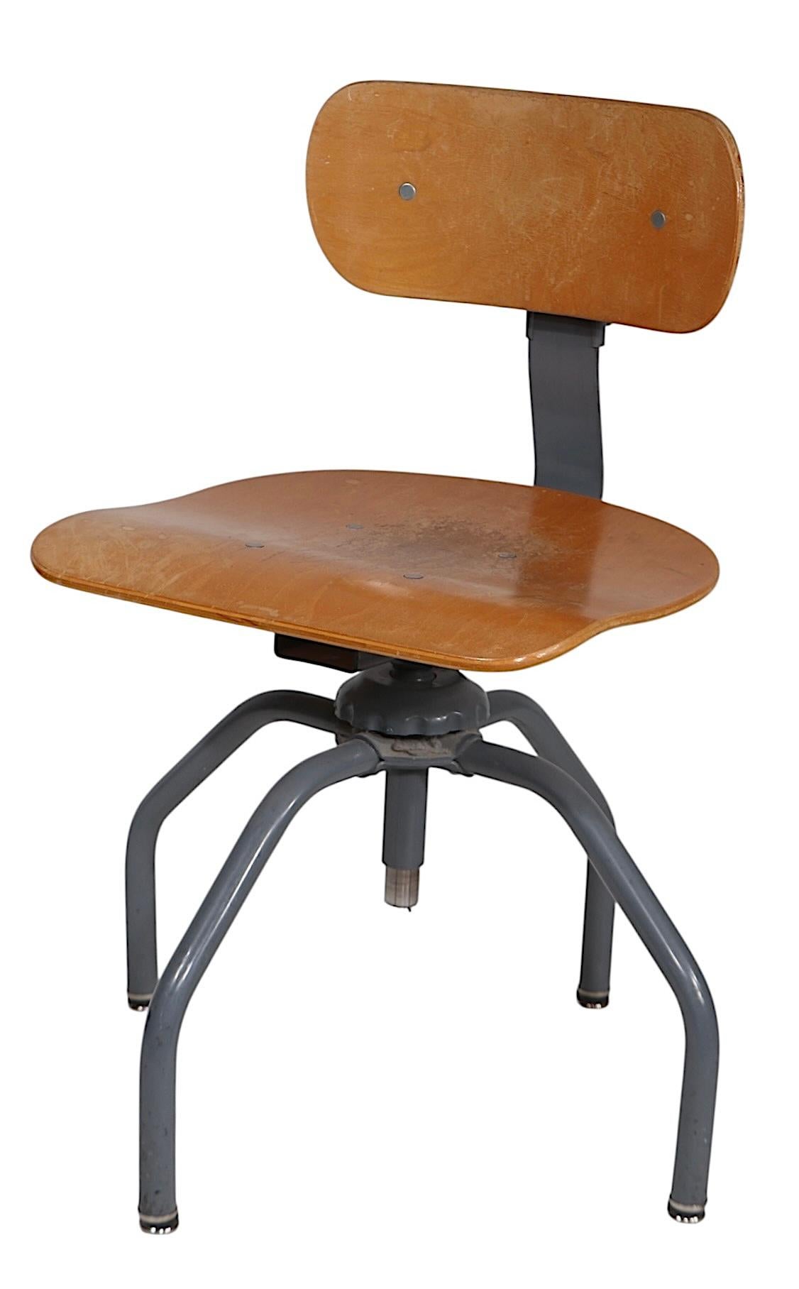 Americano Sedia girevole regolabile Singer Sewing Machinist Industrial Stool in vendita