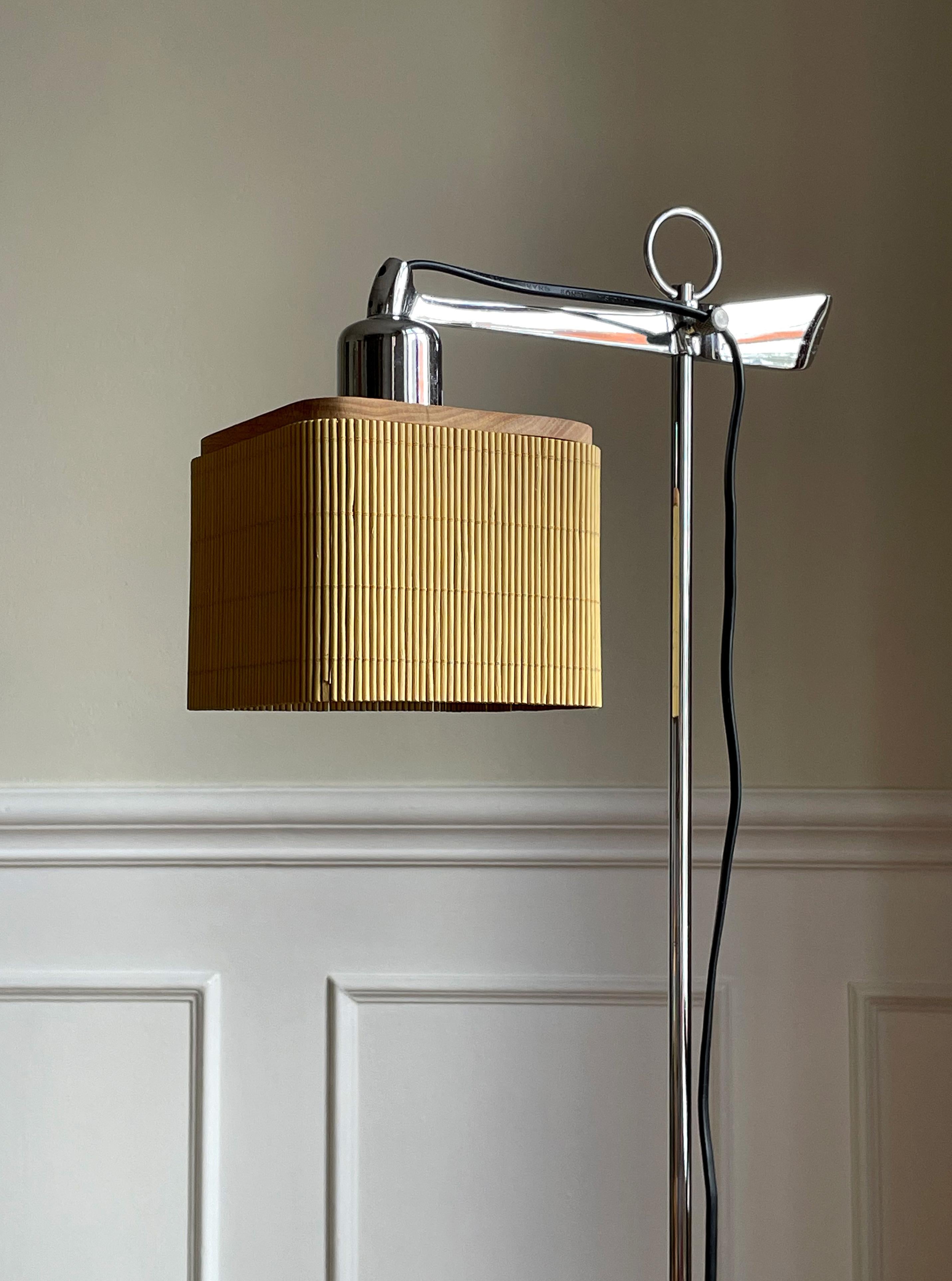 Adjustable Spanish Modernist Floor Lamp, Chrome, Wood, Rattan, 2010s For Sale 5