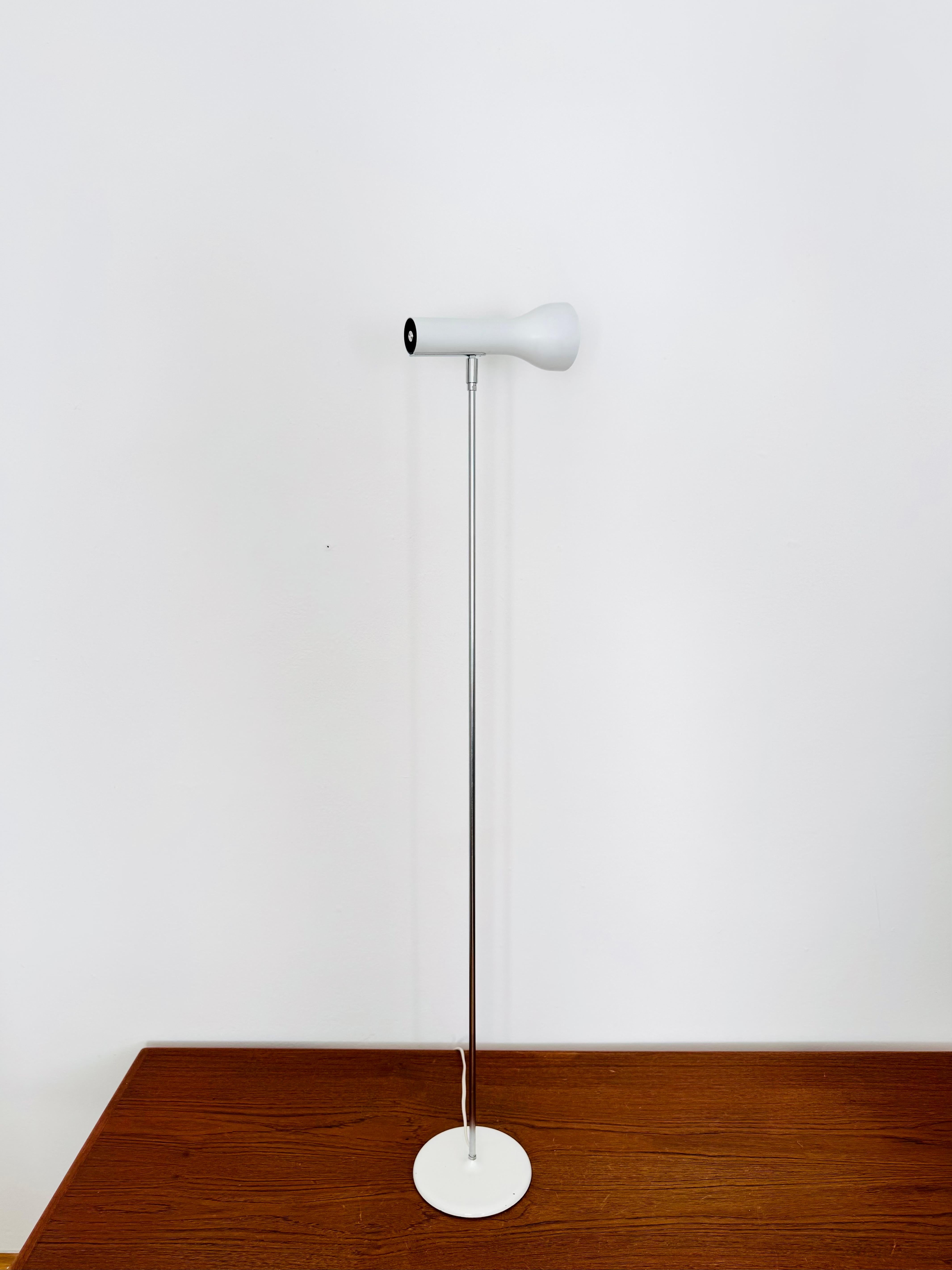 Italiano Lampada da terra a spot regolabile di Swiss Lamps International in vendita