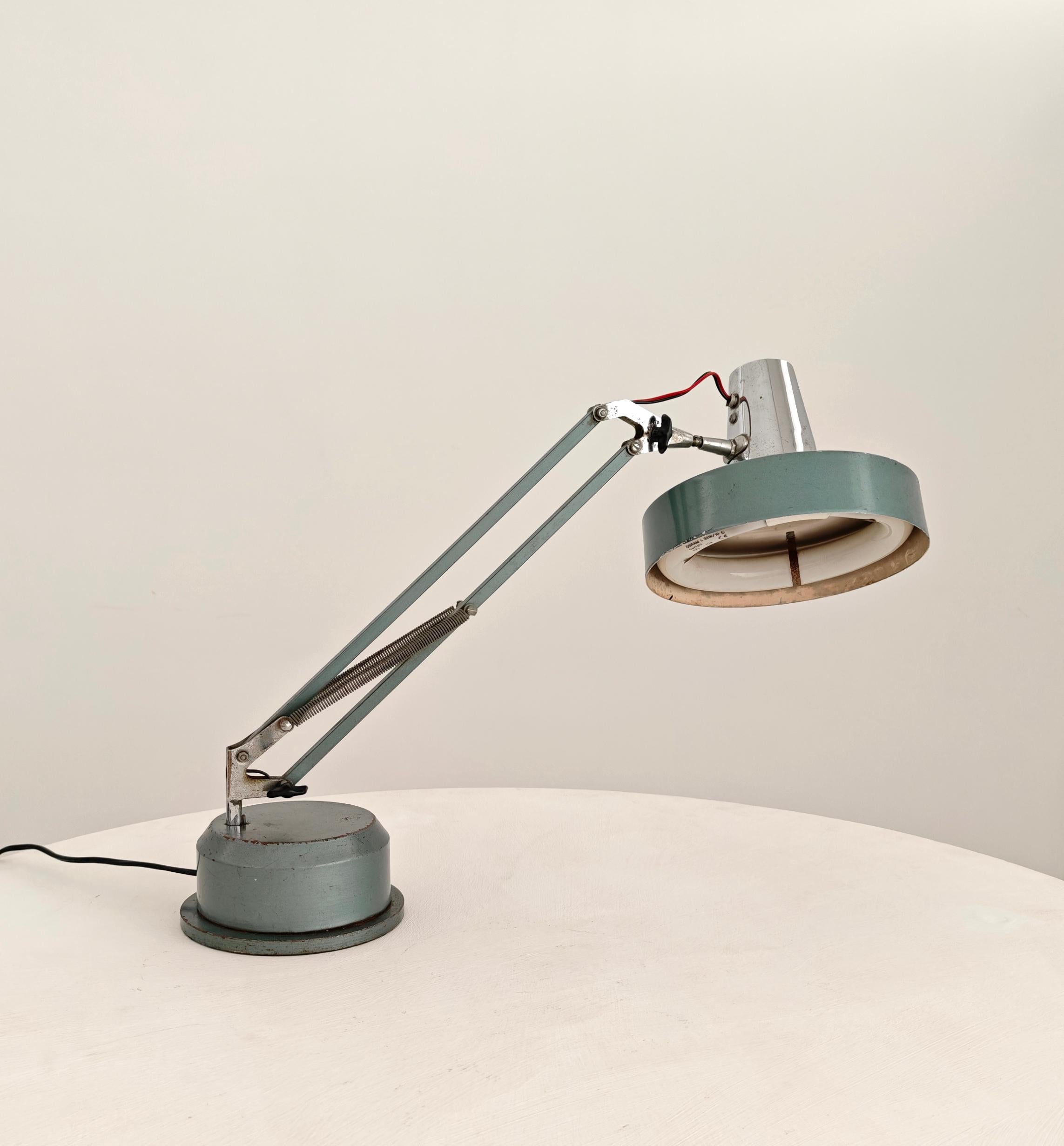 Lámpara de mesa de acero regulable Seminara Turín Italia Años 50/60 Moderna de mediados de siglo en venta 8