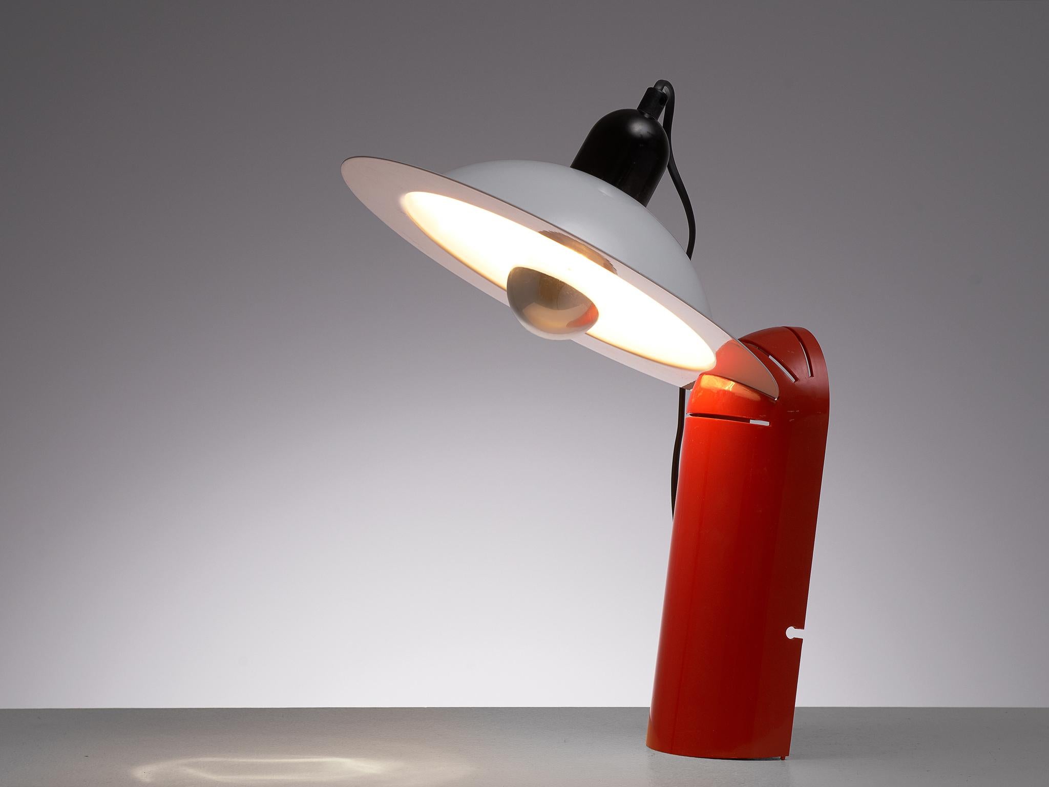 Jonathan de Pas, Donato d'Urbino,Paolo Lomazzi for Stilnovo, table lamp model 'Lampiatta', metal, plastic, Italy, 1971

This postmodern lamp consists out of a white lamp shade and a red base out of plastic. Besides the form the lacquered metal and