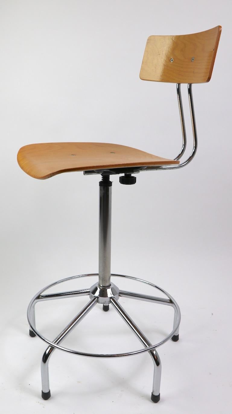 swivel drafting stool