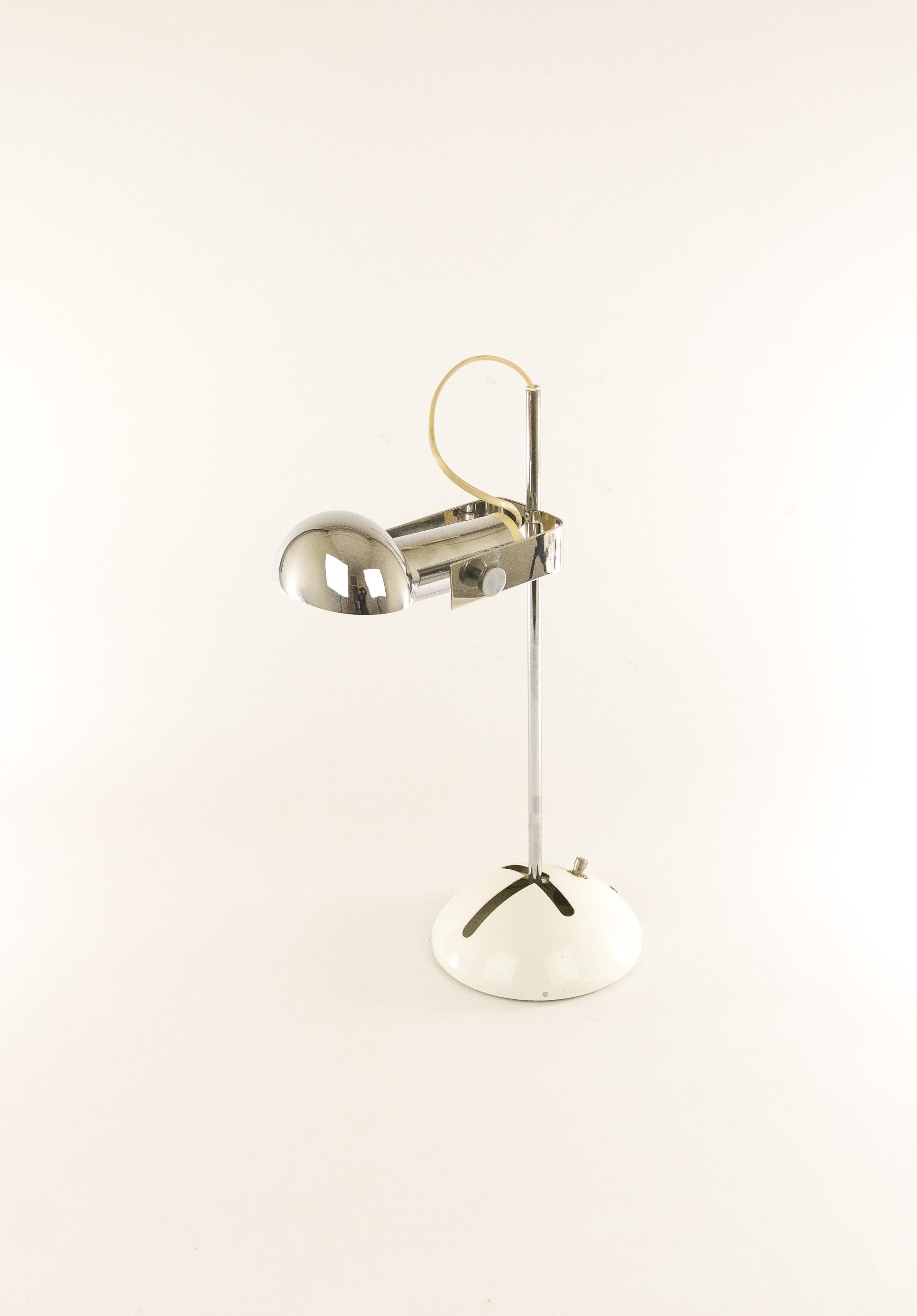 Italian Adjustable T395 Table Lamp by Robert Sonneman for Luci Cinisello, 1970s For Sale