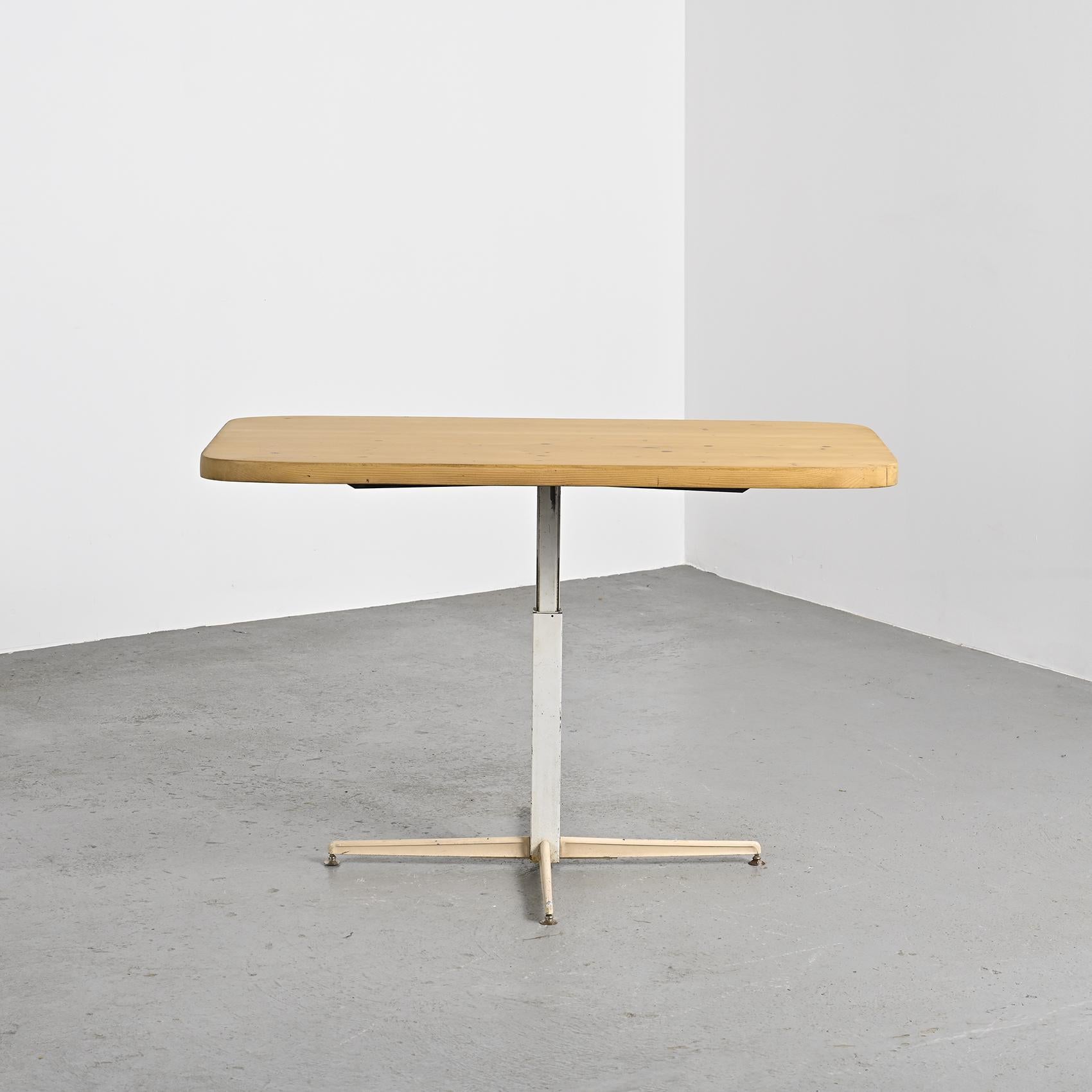 Adjustable table by Charlotte Perriand for les Arcs, circa 1973 3