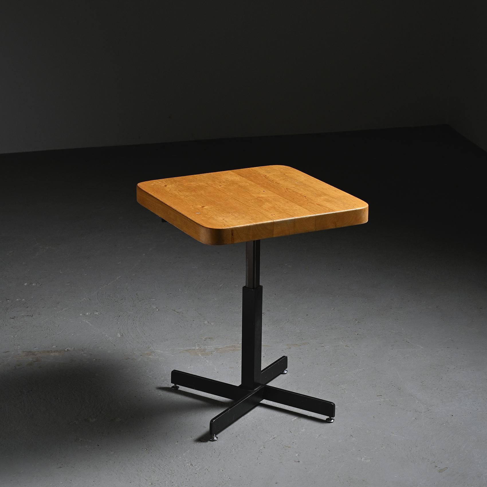 
This iconic table from Charlotte Perriand can be found in rare dwellings of the French Alps.

Designed in the 70s for the furnishment of the Nova and the Lauzières Residences in Les Arcs 1800, French Alps, it is made out of a laminated pine square