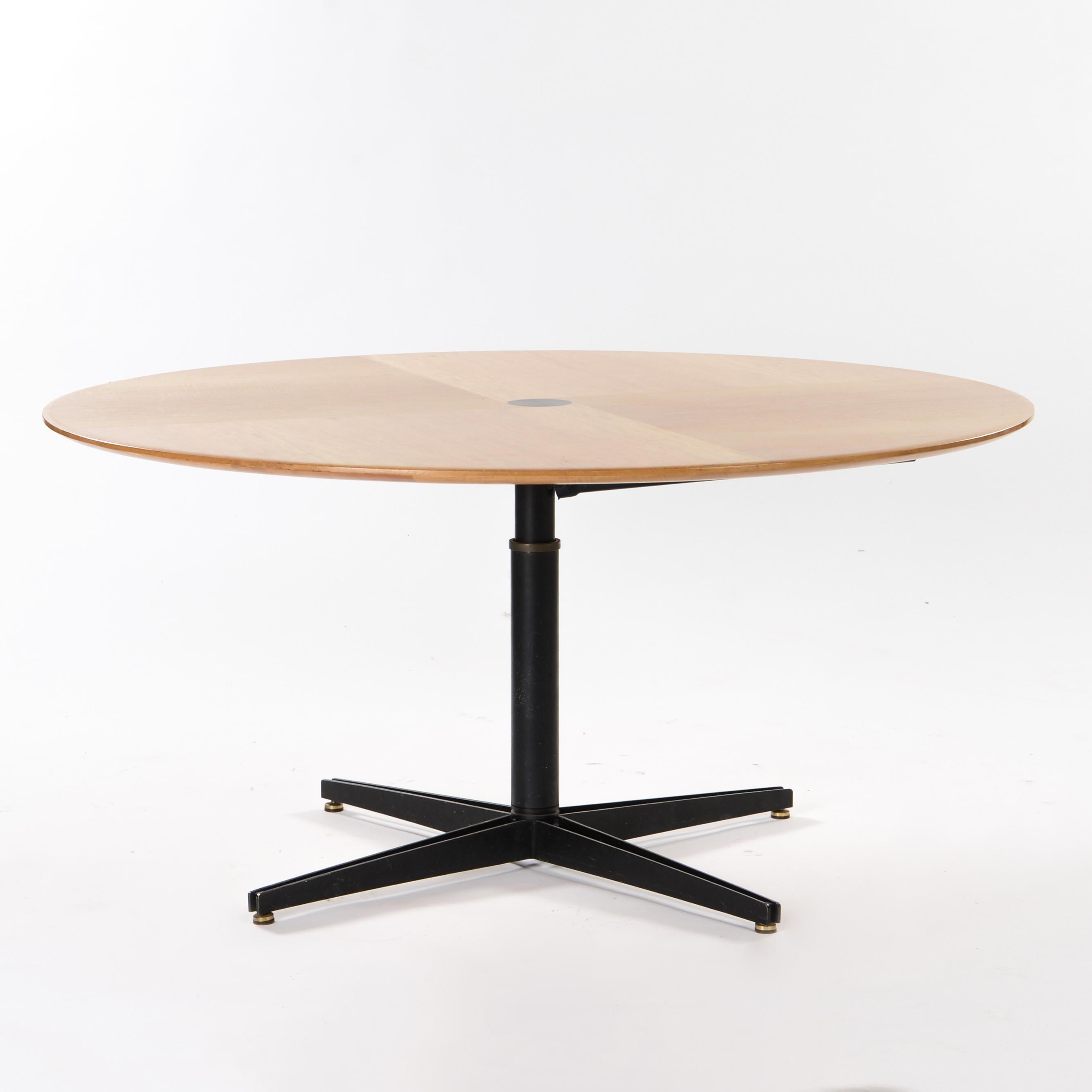 Adjustable Table by Osvaldo Borsani, circa 1950 In Good Condition In VILLEURBANNE, FR
