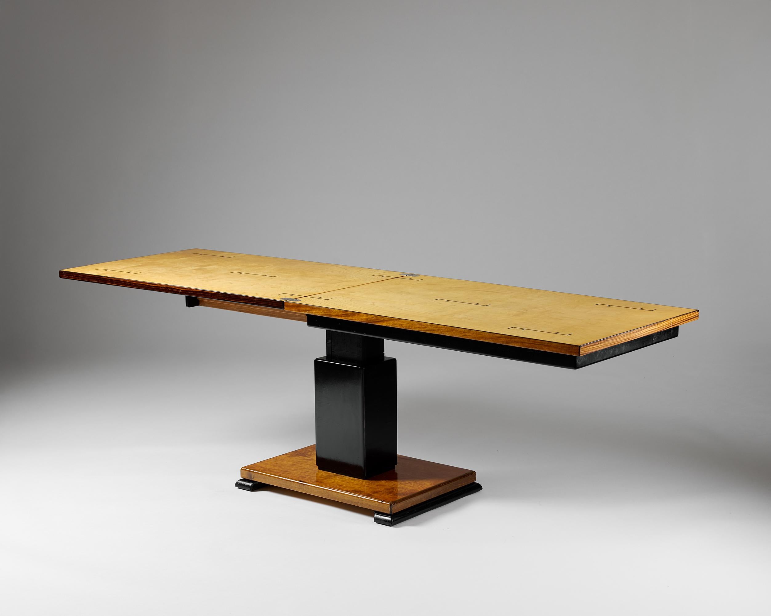 Adjustable table 'Ideal table', designed by Otto Wretling, Sweden, 1930s

H: 60–78 cm / 1' 11 5/8