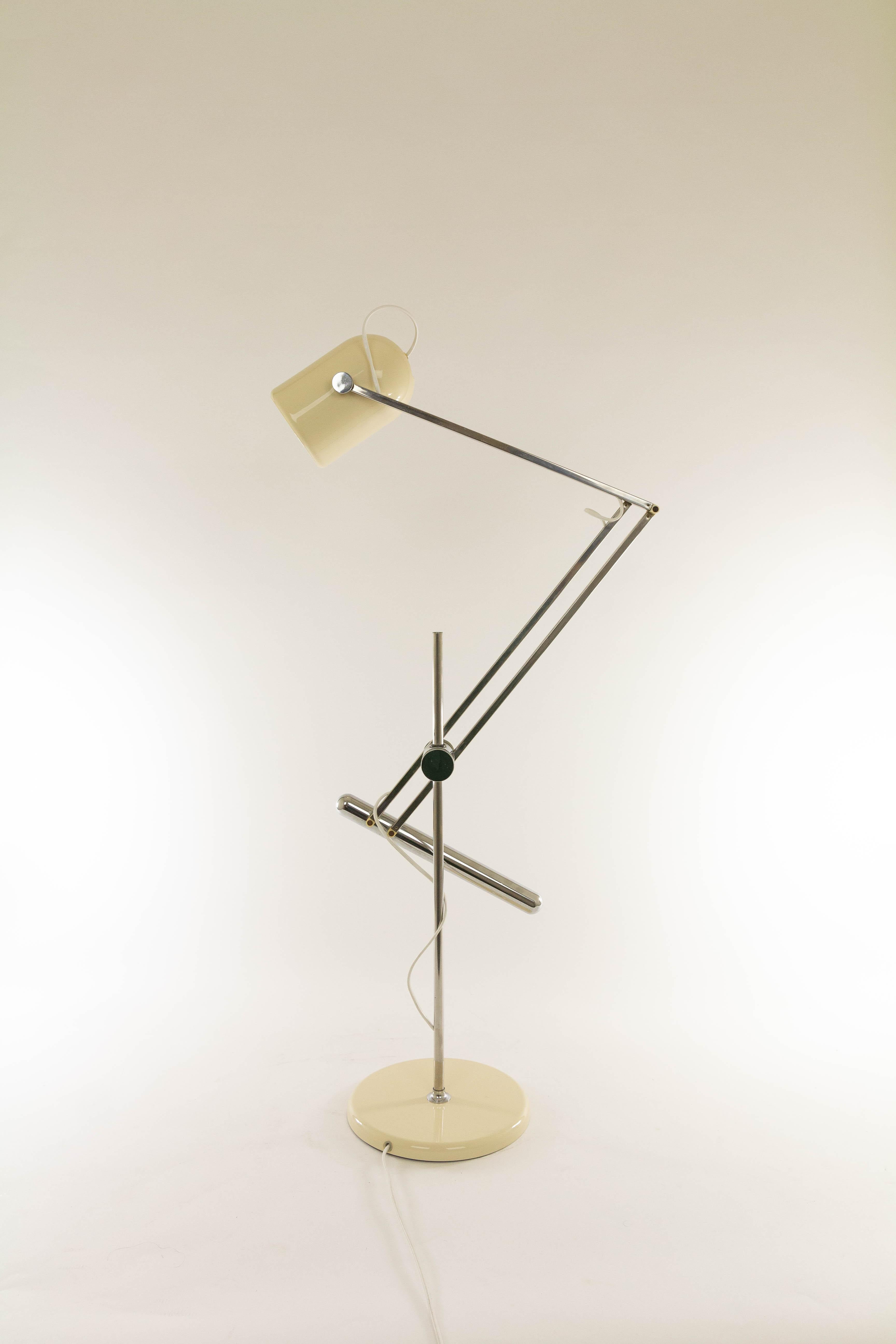 Adjustable Table Lamp G32 by Reggiani Illuminazione, 1970s In Good Condition In Rotterdam, NL