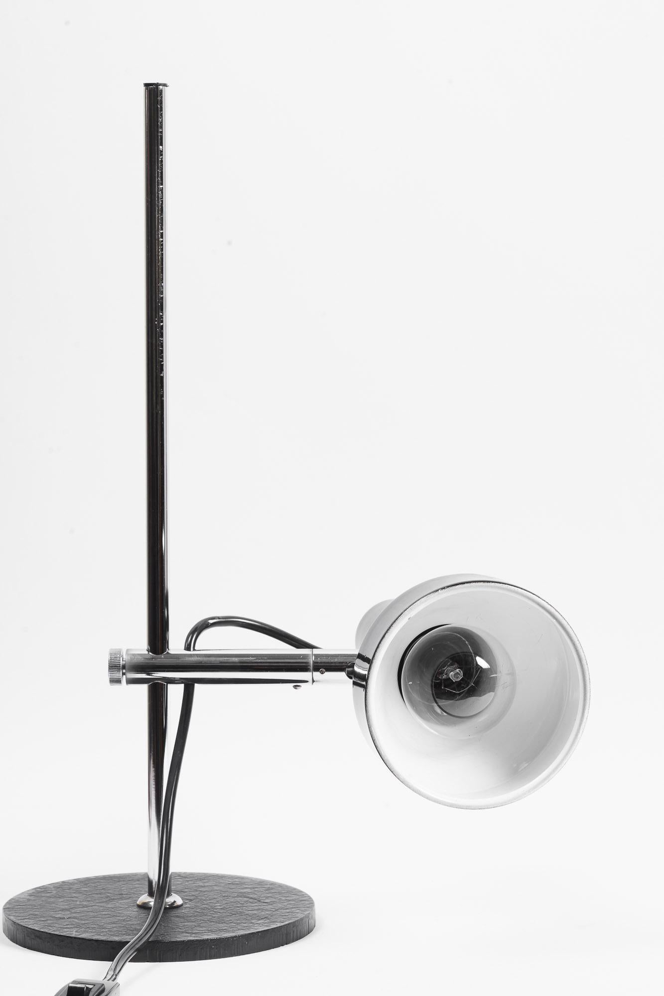 Lampe de bureau réglable Italie vers les années 1960 Bon état - En vente à Wien, AT
