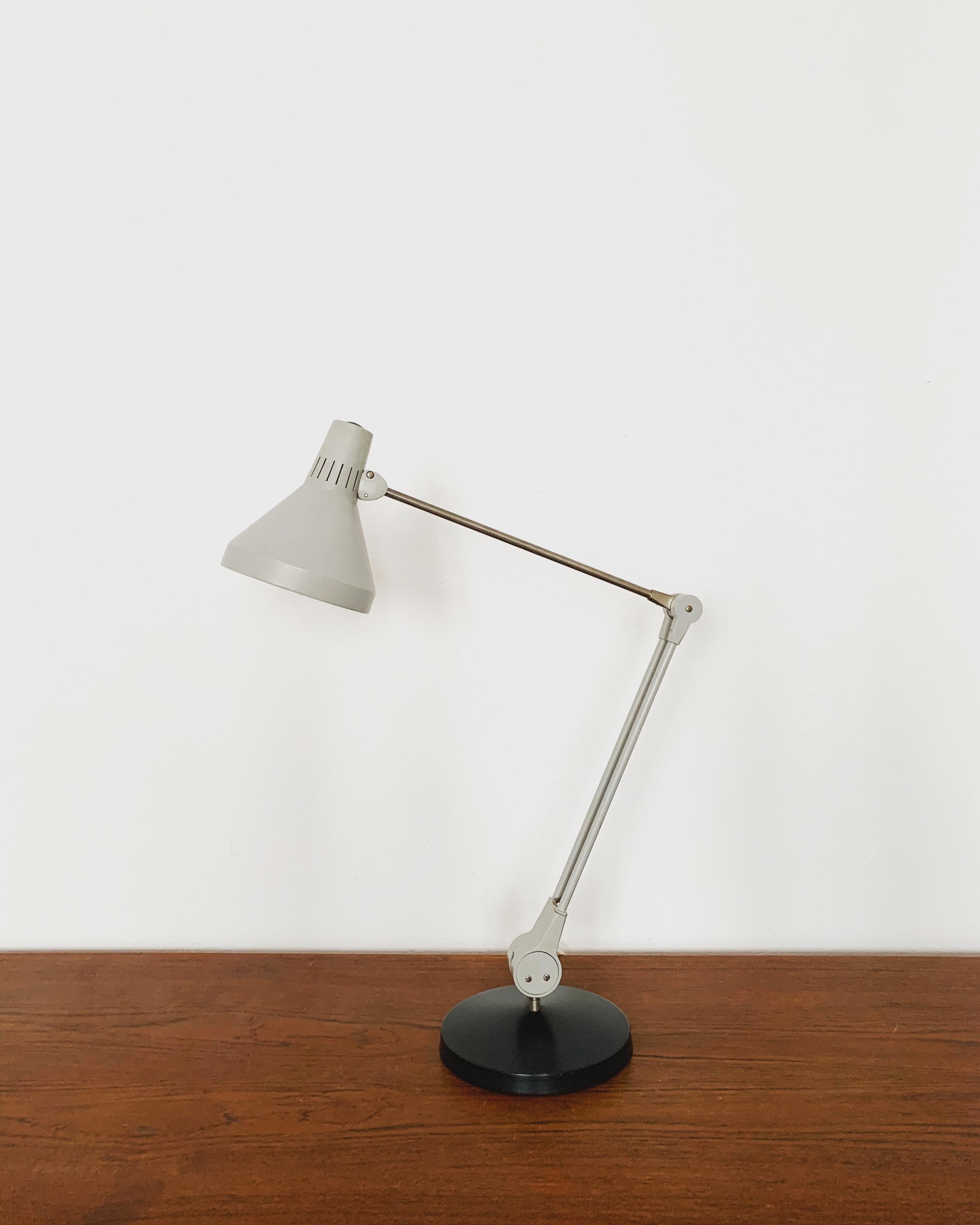 Wonderful industrial Bauhaus table lamp from the 1950s by Kaiser Leuchten.
Fantastic mid-century design.
High quality.
The lamp is flexibly adjustable.

Manufacturer: Kaiser Idell/ Kaiser Leuchten

Condition:

Very good vintage condition