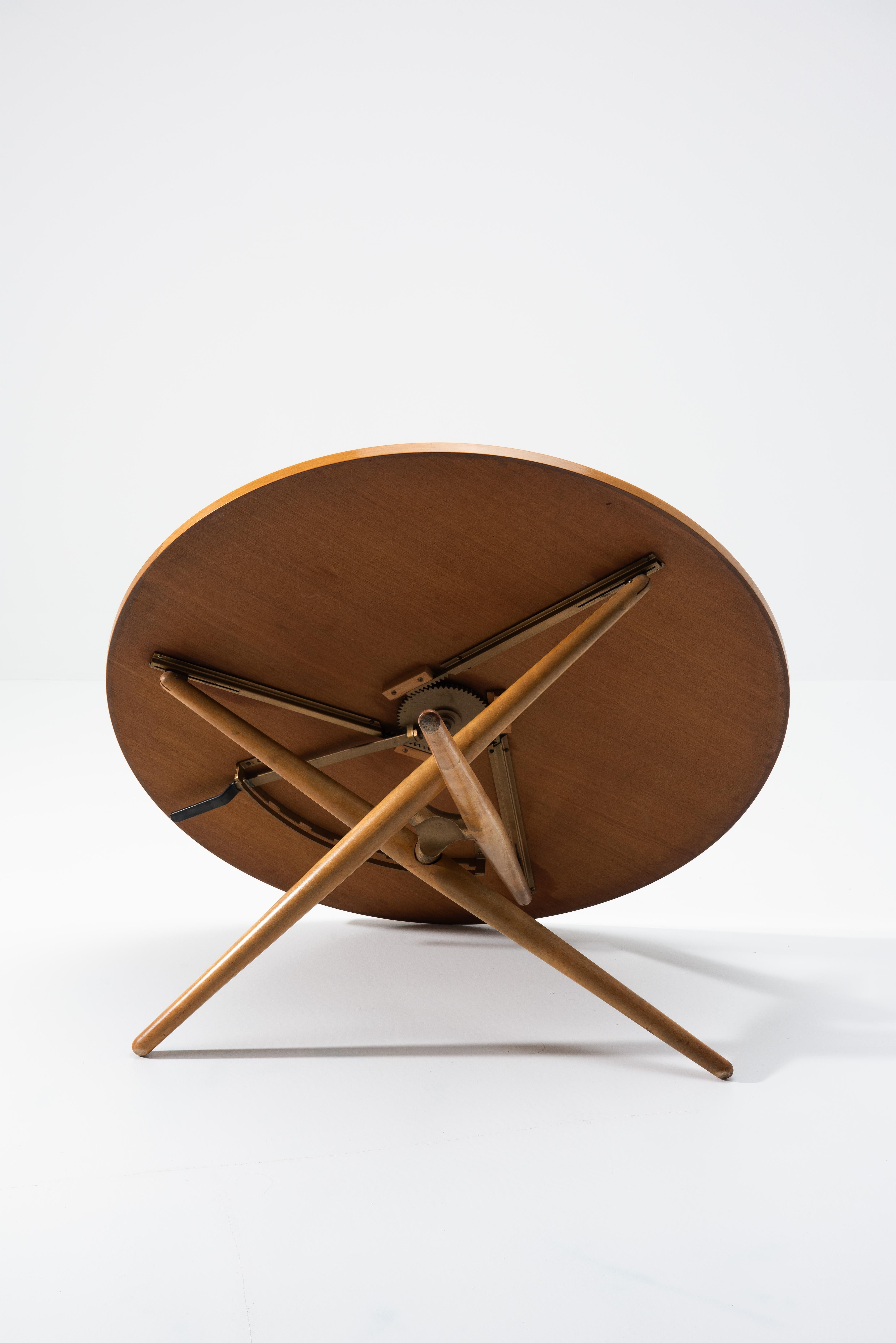 Hêtre Table réglable S.T. Tisch - JÜRG BALLY