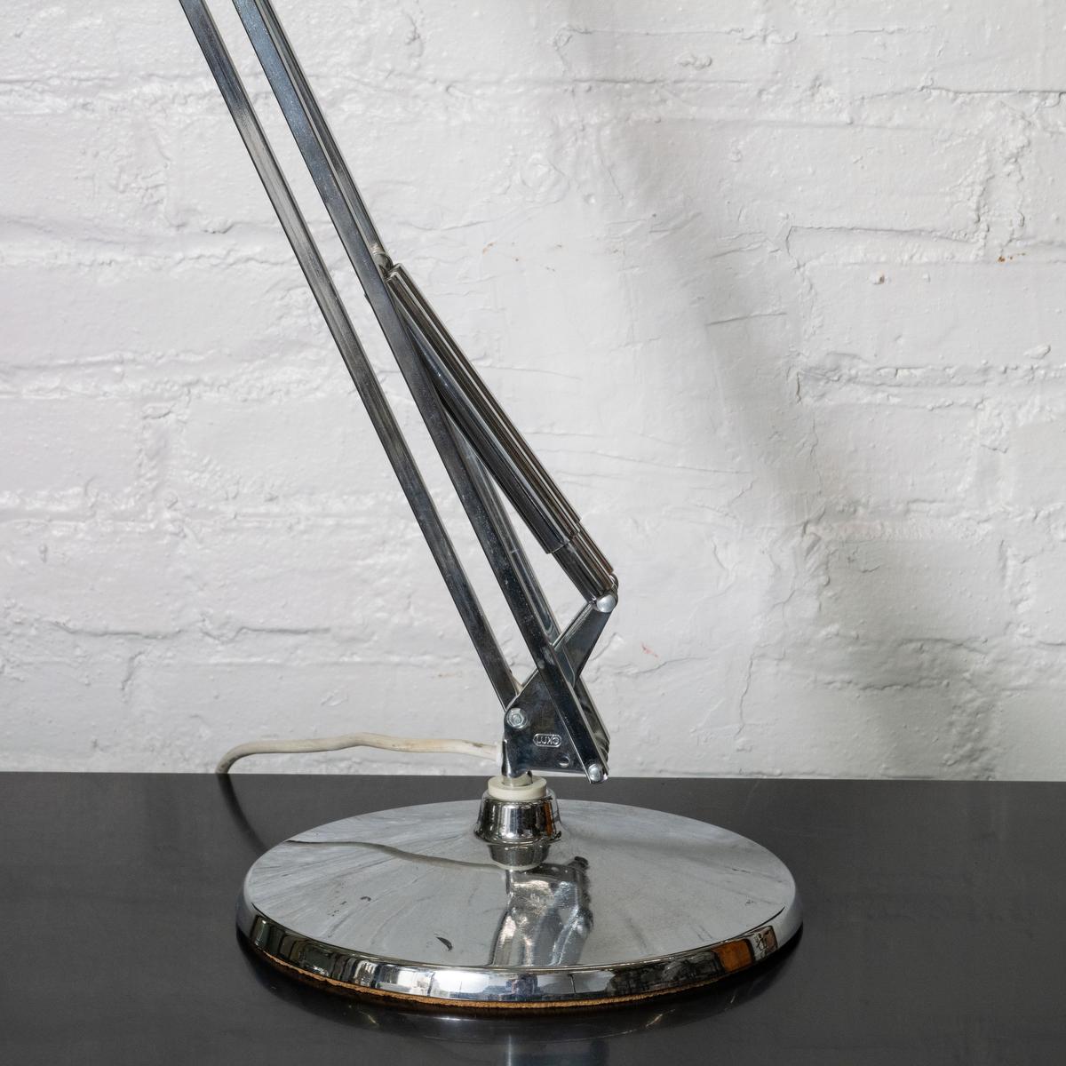 Metal Adjustable task light table lamp For Sale