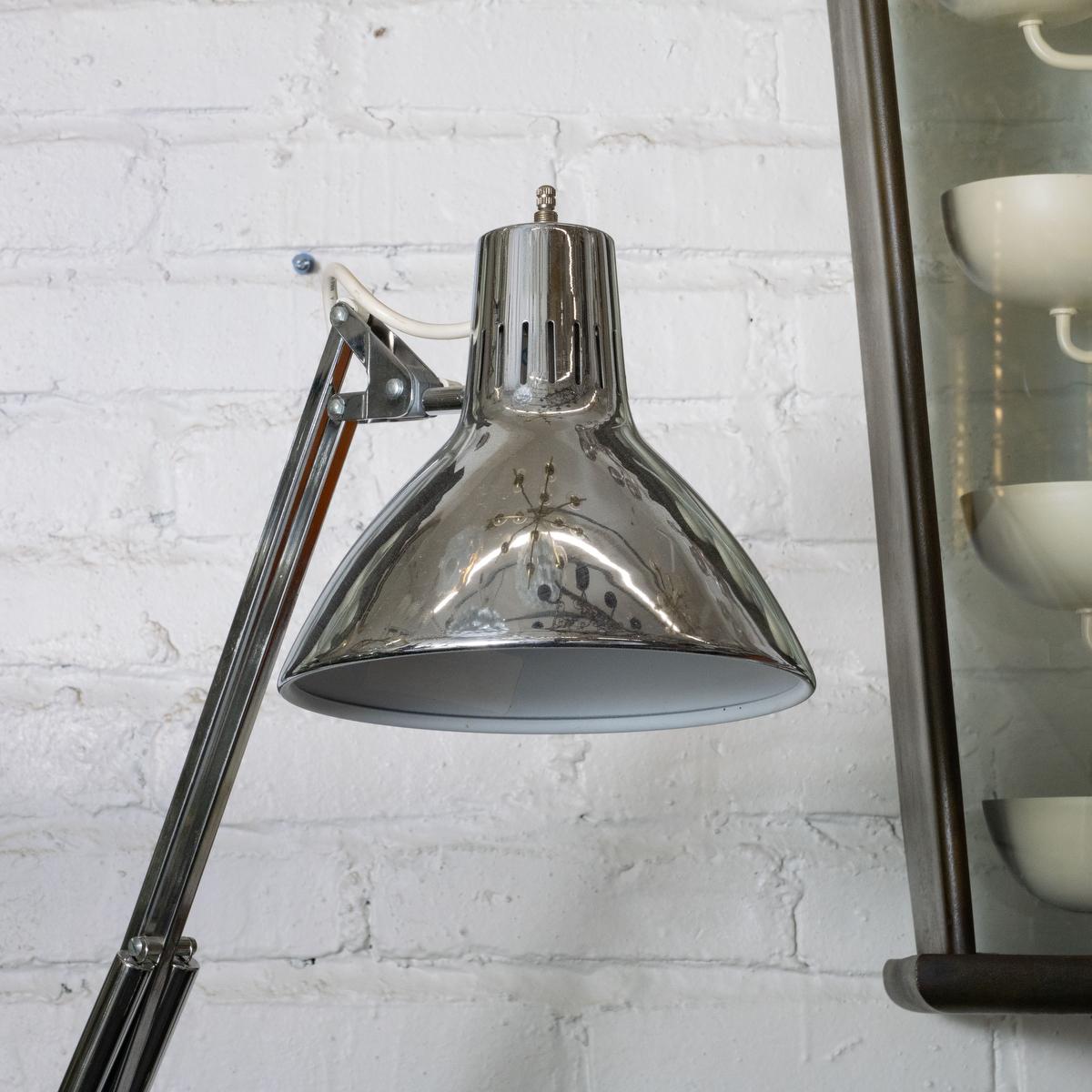 Adjustable task light table lamp For Sale 2