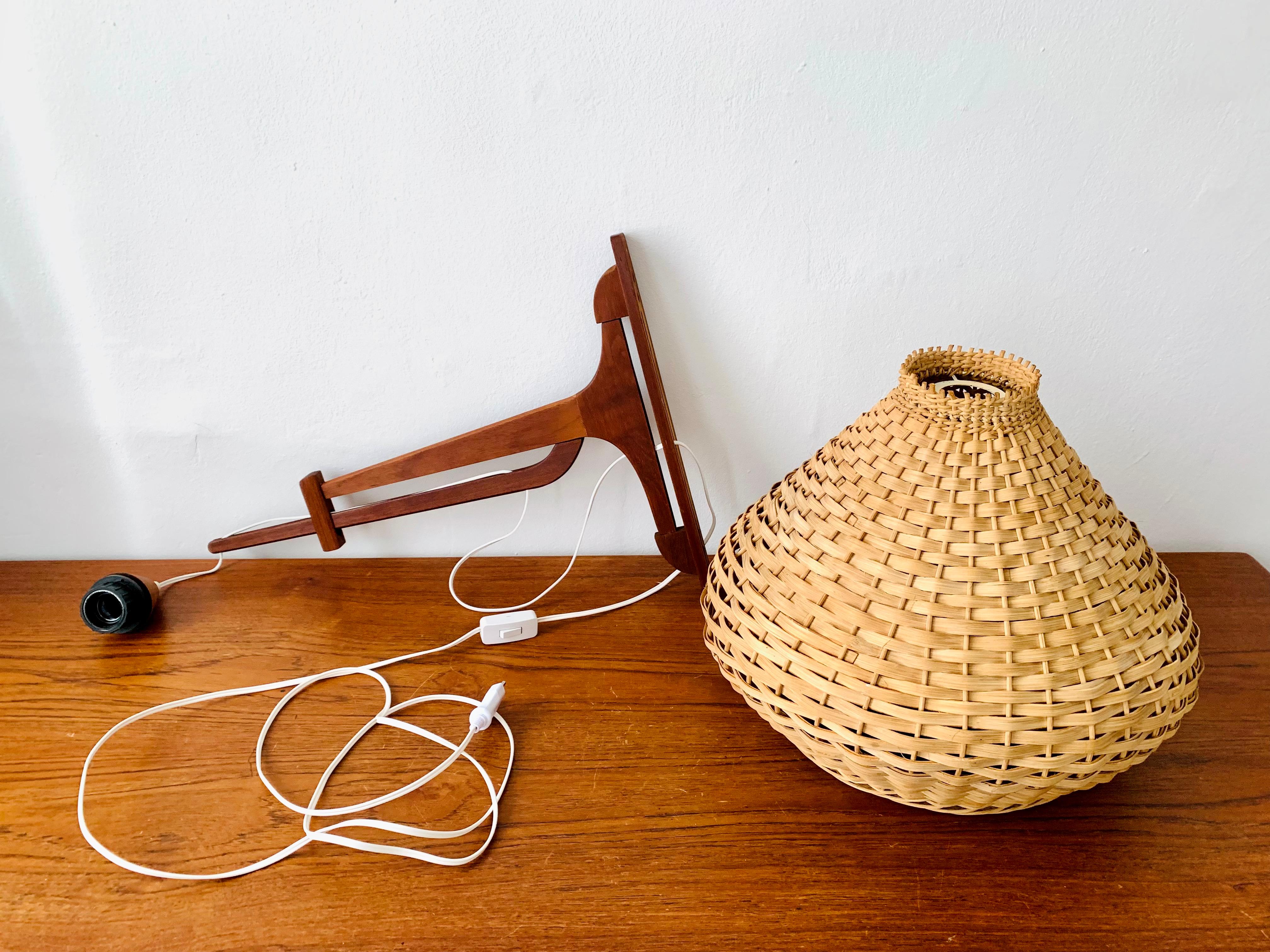 Adjustable Teak and Wicker Wall Lamp For Sale 7