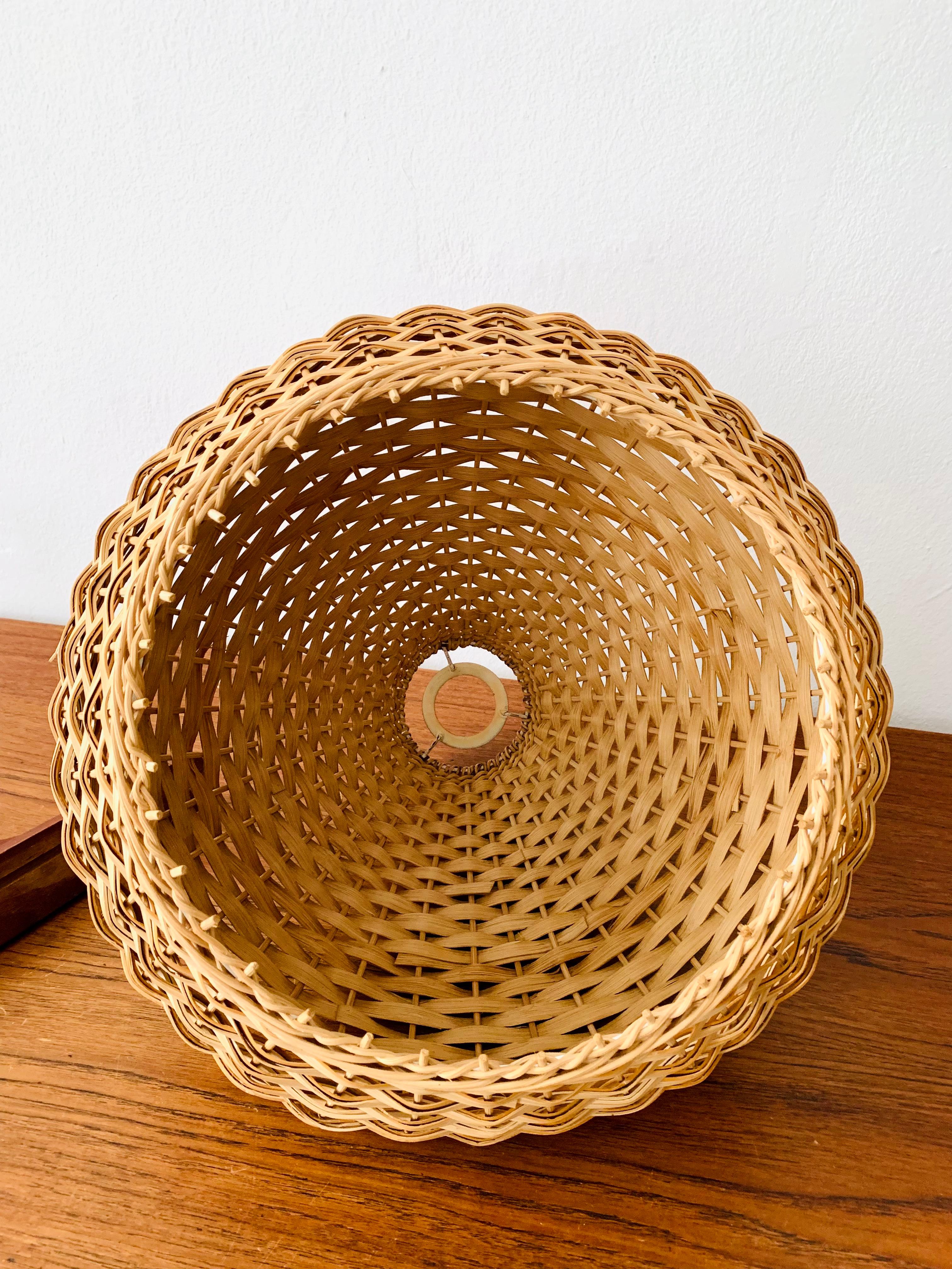 Adjustable Teak and Wicker Wall Lamp For Sale 9
