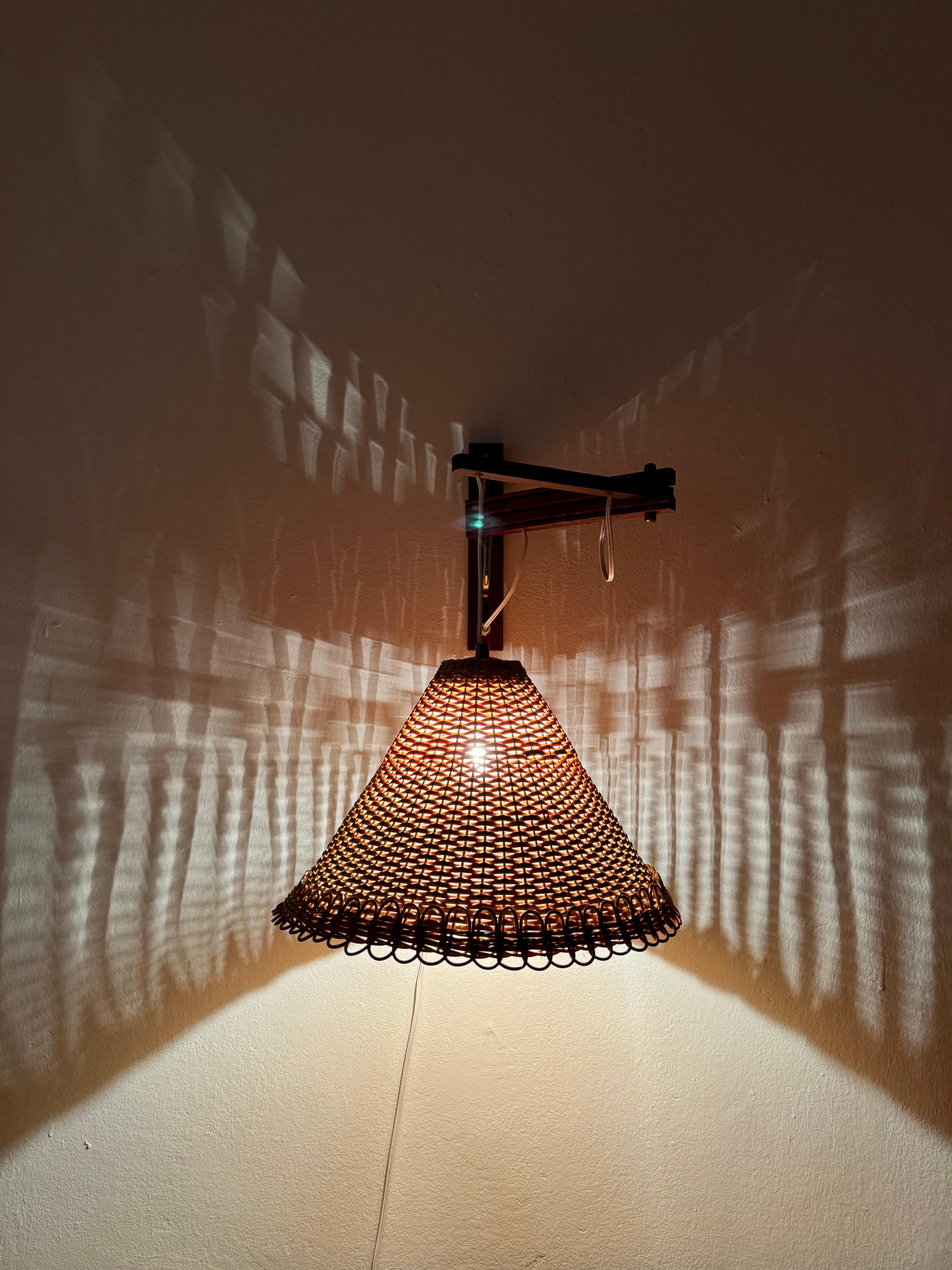 Adjustable Teak and Wicker Wall Lamp For Sale 9