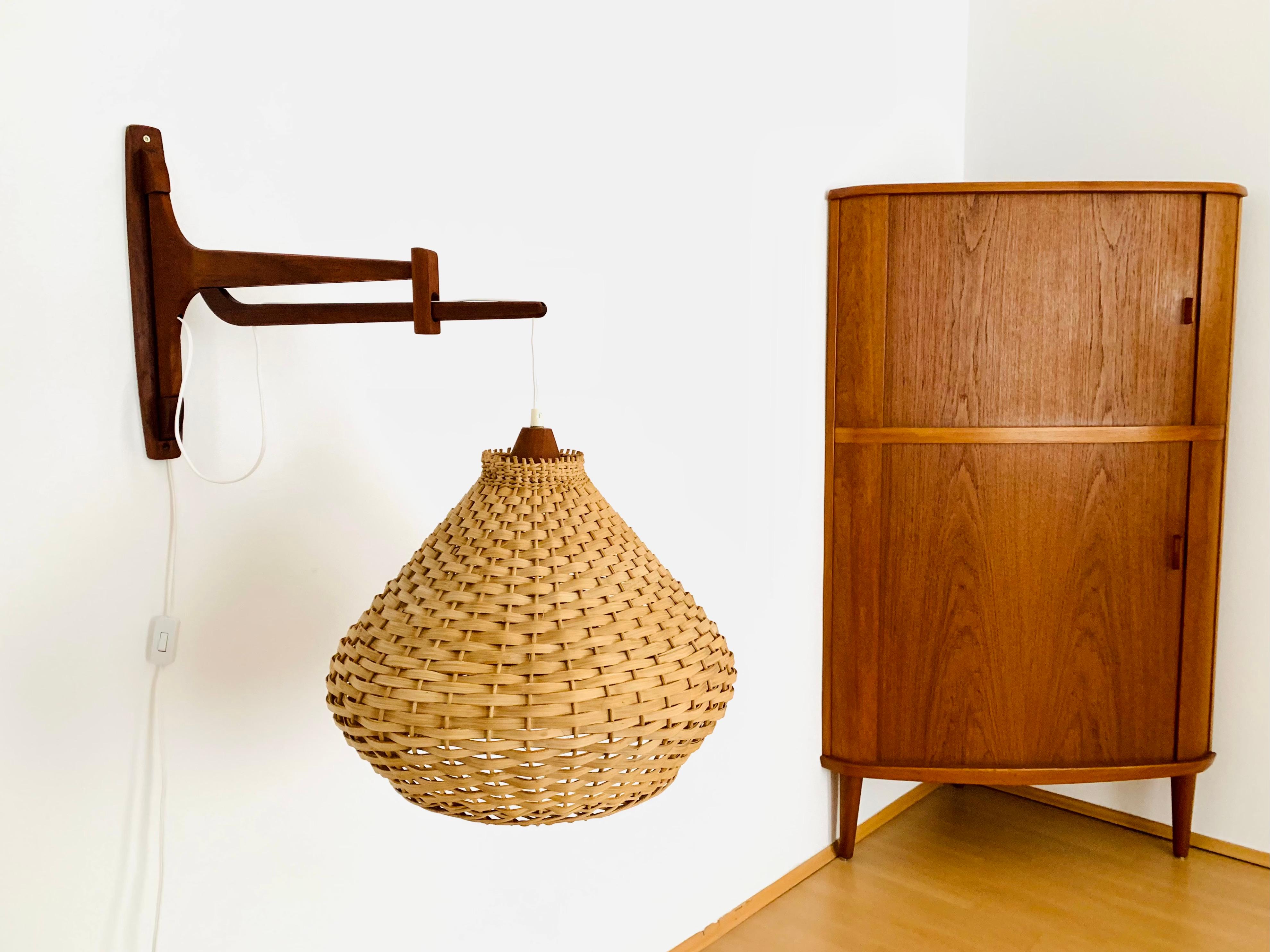 Adjustable Teak and Wicker Wall Lamp In Good Condition For Sale In München, DE