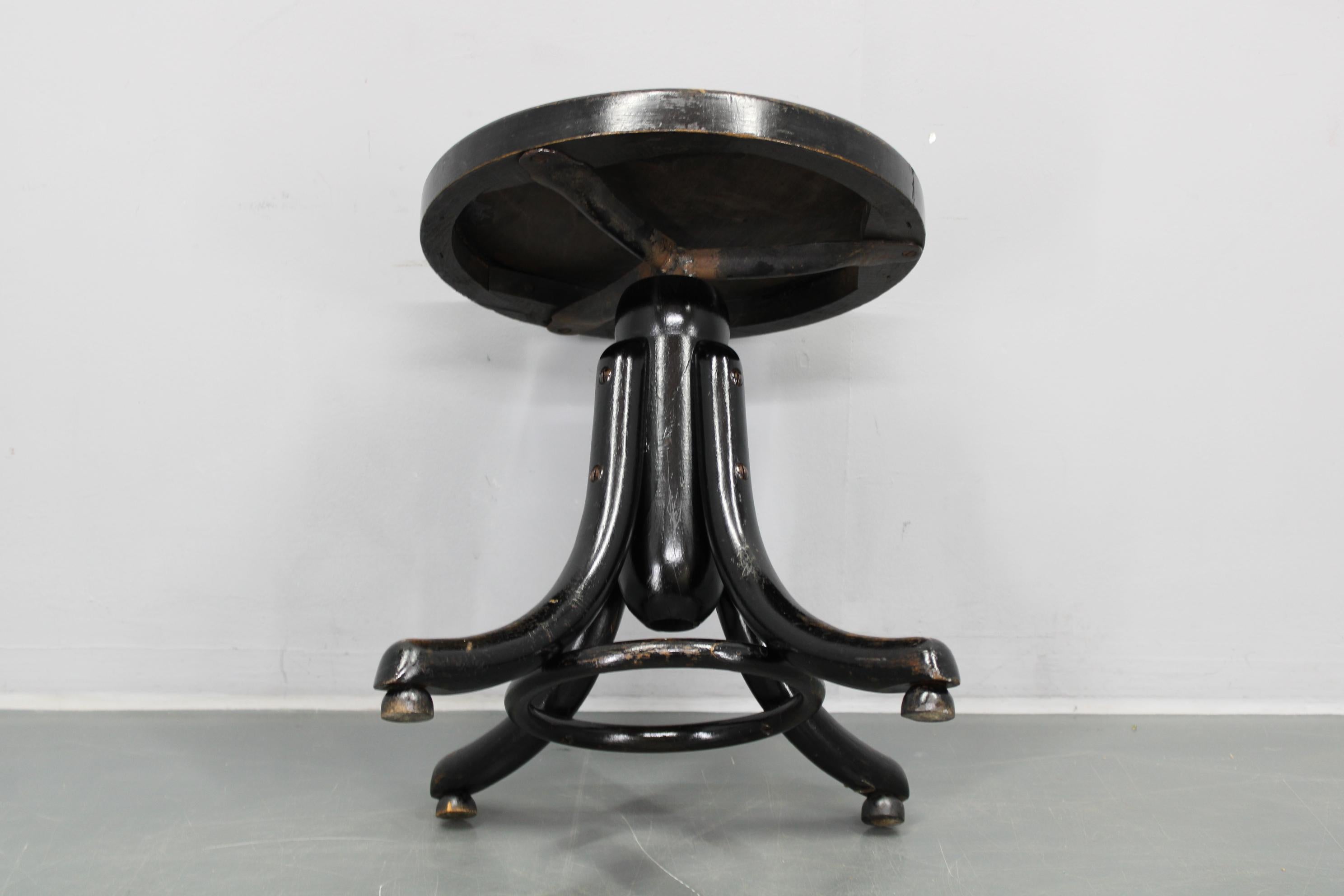 Verstellbarer Thonet Bugholz-Klavierhocker, Tschechoslowakei, 1930er Jahre Schwarzes Art Deco im Angebot 1