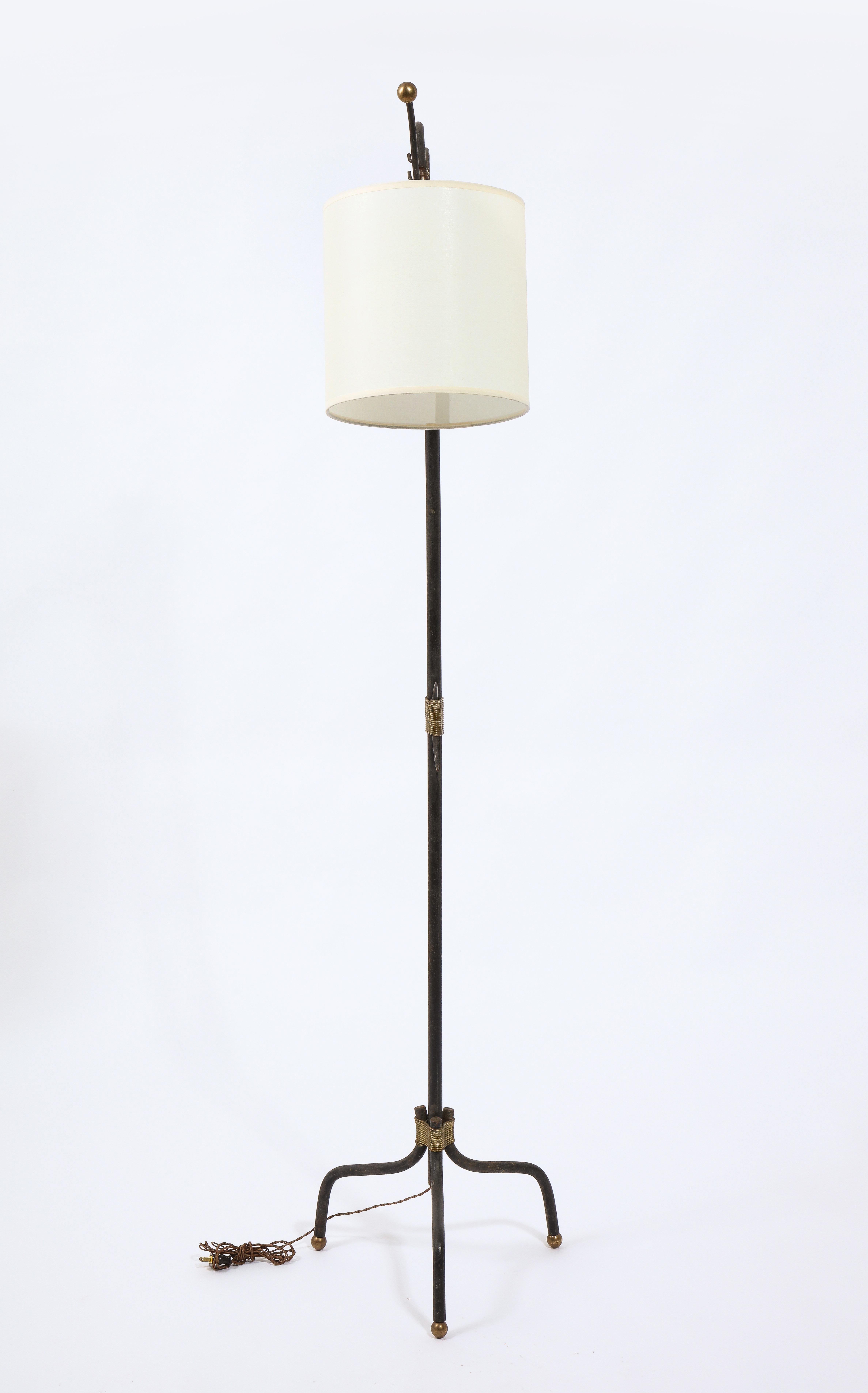 Adjustable Tripodal Cantilevered Wrought Iron & Brass Floor Lamp, France 1950's For Sale 8