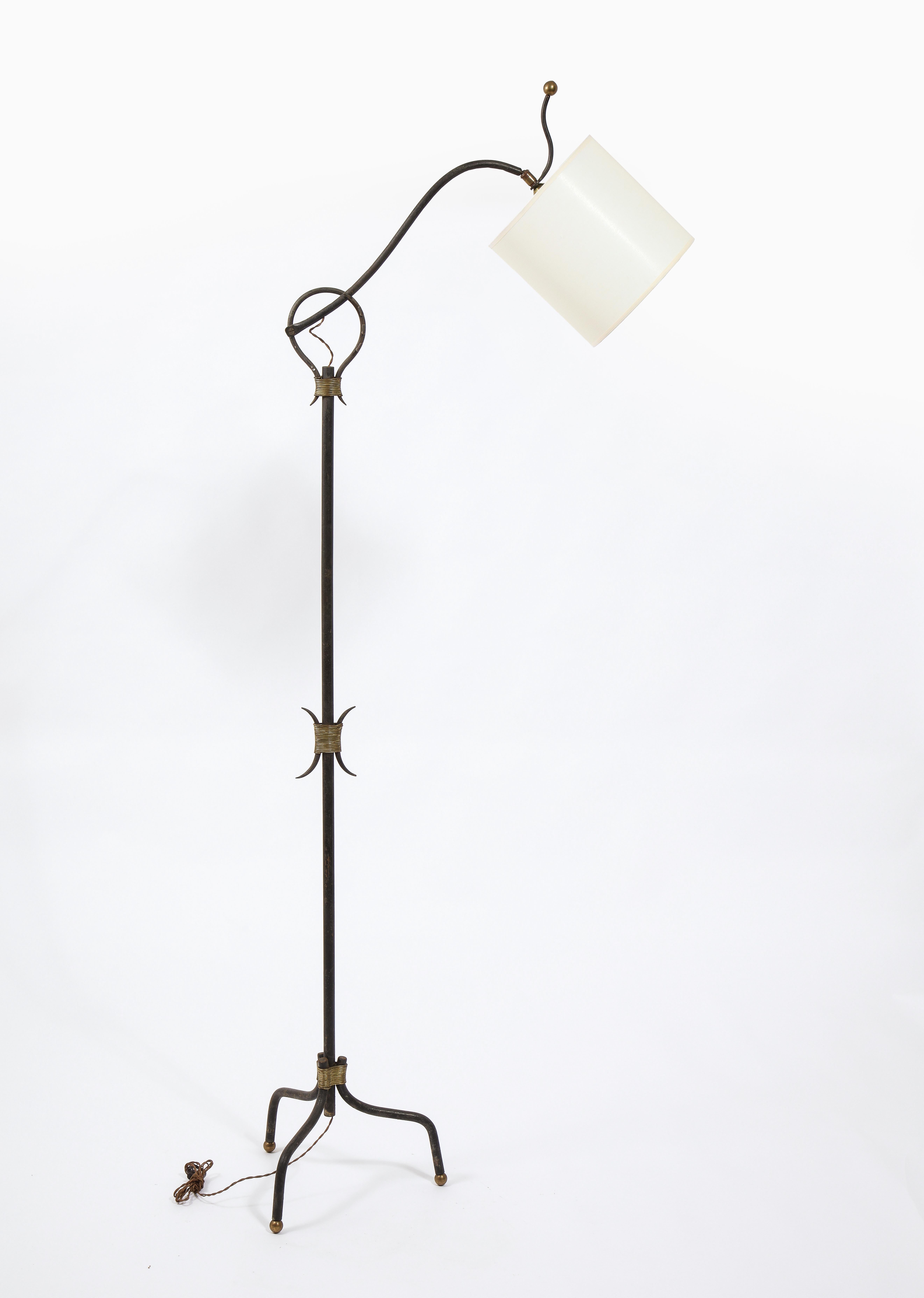 Adjustable Tripodal Cantilevered Wrought Iron & Brass Floor Lamp, France 1950's For Sale 1