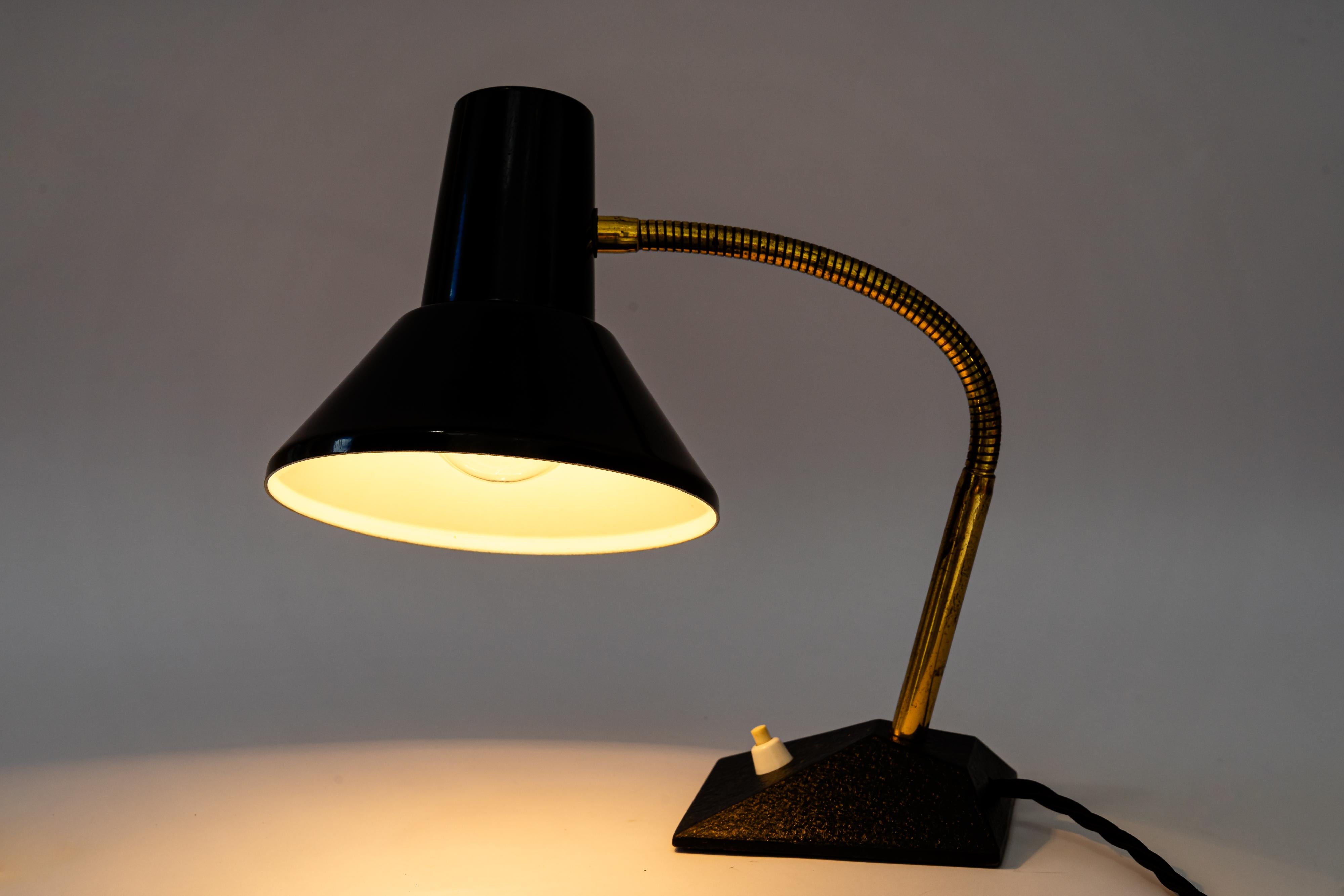 Adjustable vintage table lamp vienna around 1960s In Good Condition For Sale In Wien, AT