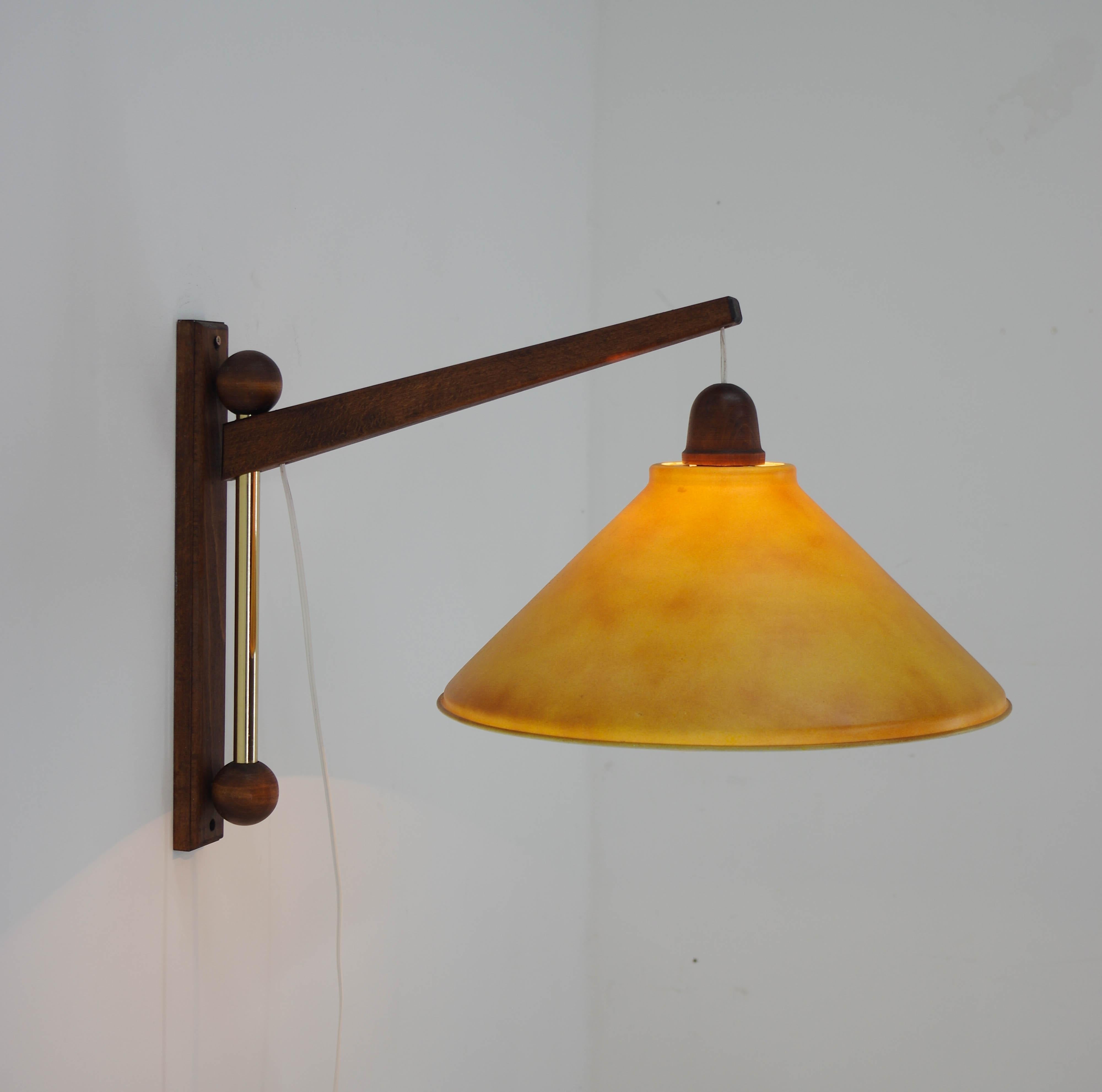 Made in Czech Republic in 1980s.
Adjustable height and rotating plastic shade
1x60W, E25-E27 bulb
US plug adapter included