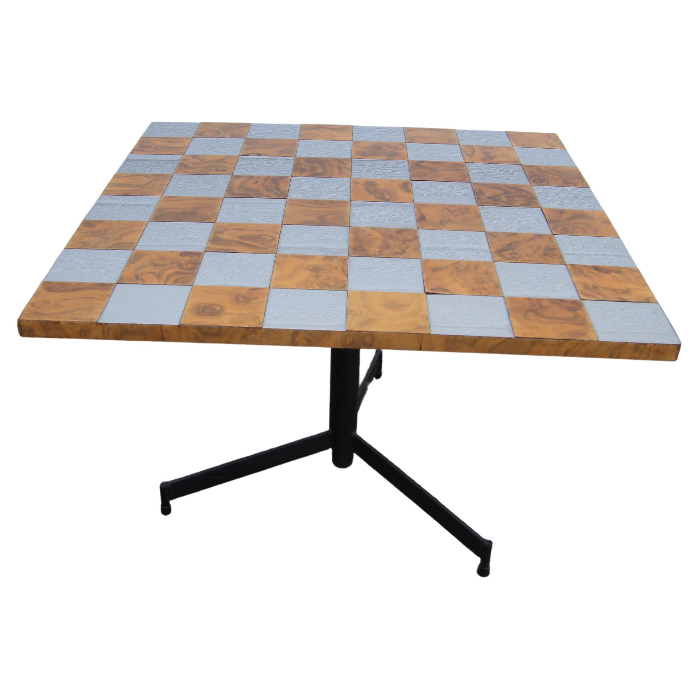 Table d'appoint réglable en ronce de noyer et chrome dans le style de Paul Evans en vente