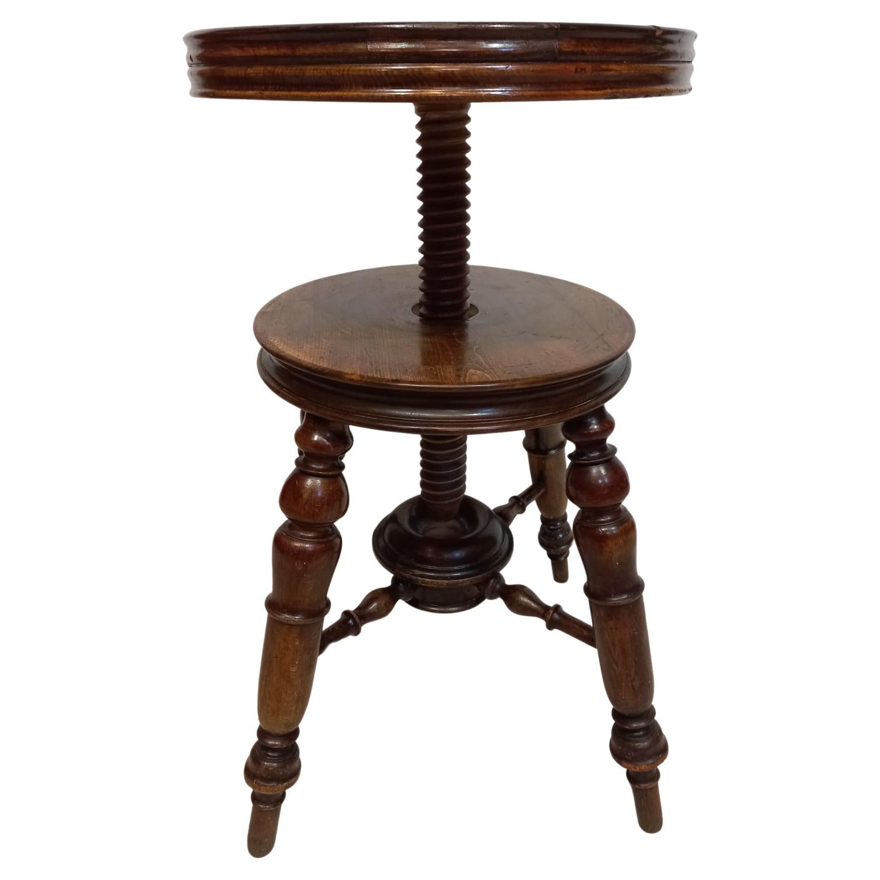 1880s, piano stool, made of beech, stained, good condition.

