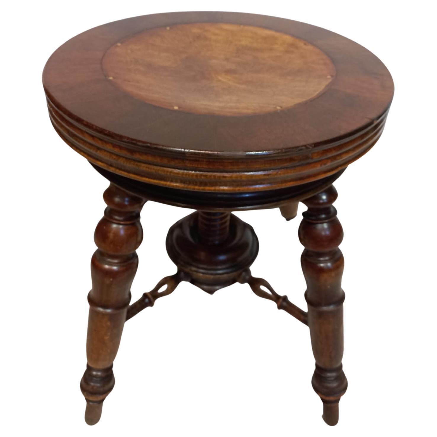 Adjustable Walnut Piano Stool Around 1880 In Good Condition For Sale In Vienna, AT