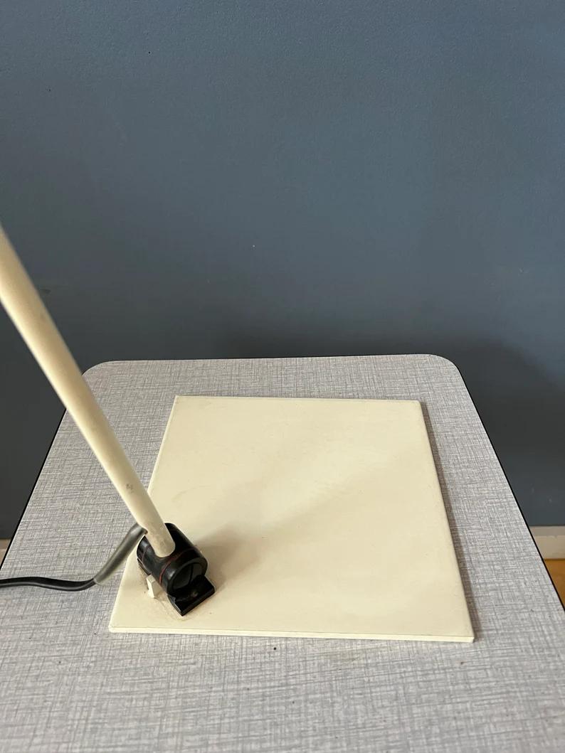 Verstellbare weiße Mid-Century-Schreibtischlampe, 1970er Jahre im Angebot 5