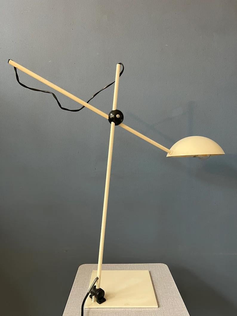 Verstellbare weiße Mid-Century-Schreibtischlampe, 1970er Jahre (Metall) im Angebot