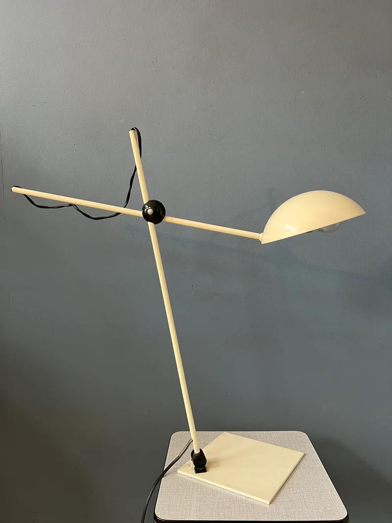 Verstellbare weiße Mid-Century-Schreibtischlampe, 1970er Jahre im Angebot 1