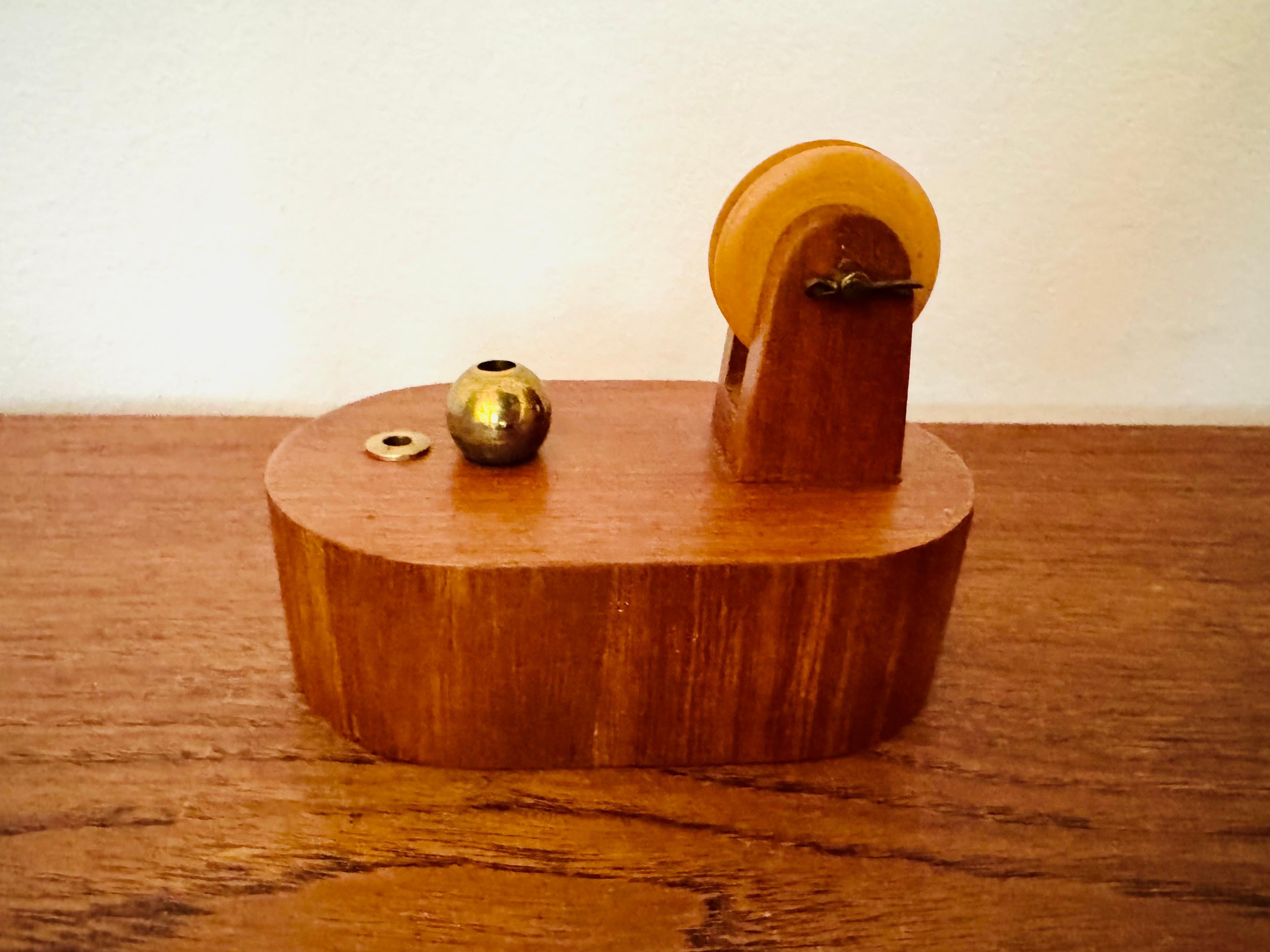 Lampada a sospensione regolabile in vimini e teak in vendita 11