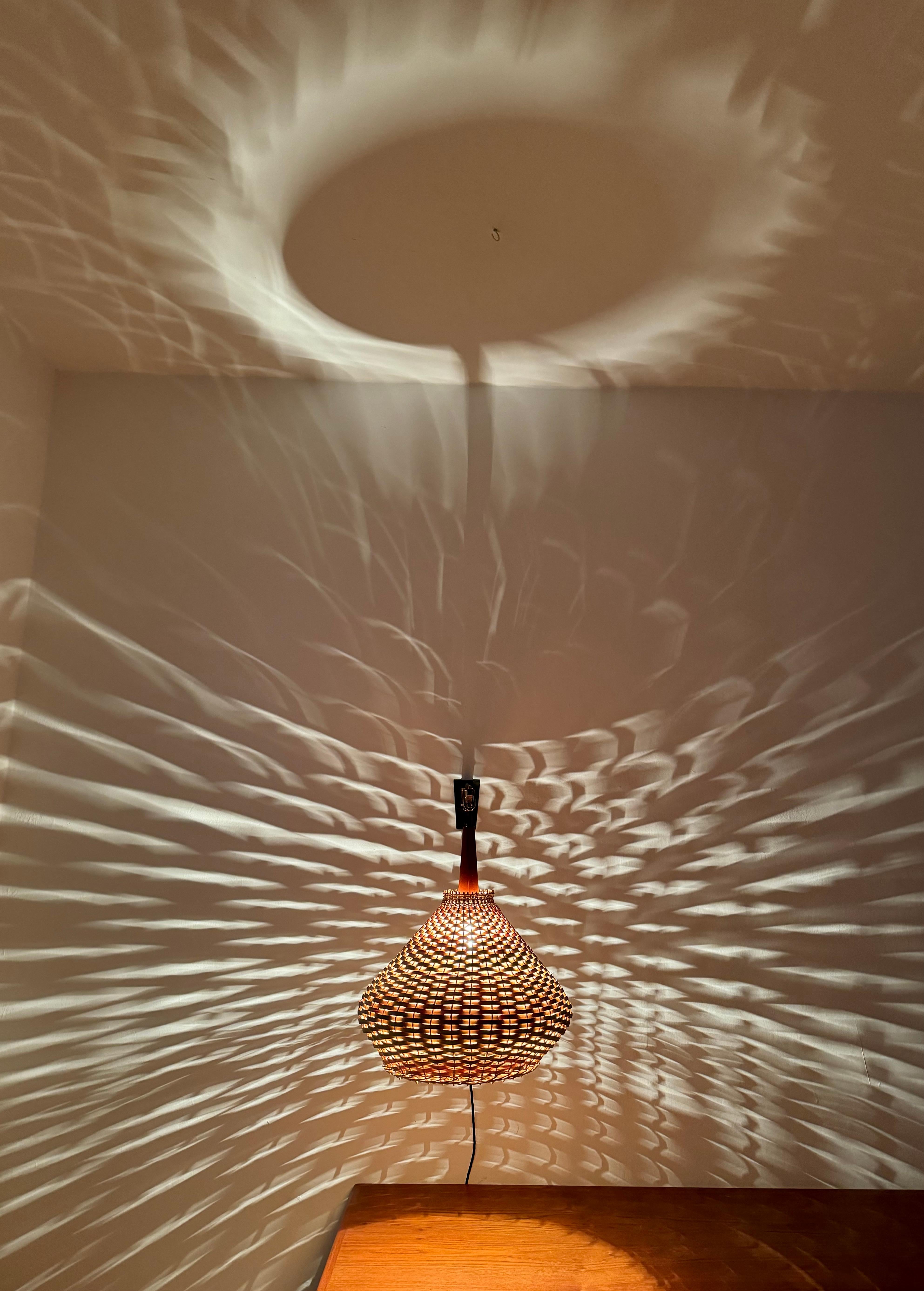 Lampada da parete regolabile in vimini e teak di Kaiser Leuchten in vendita 3