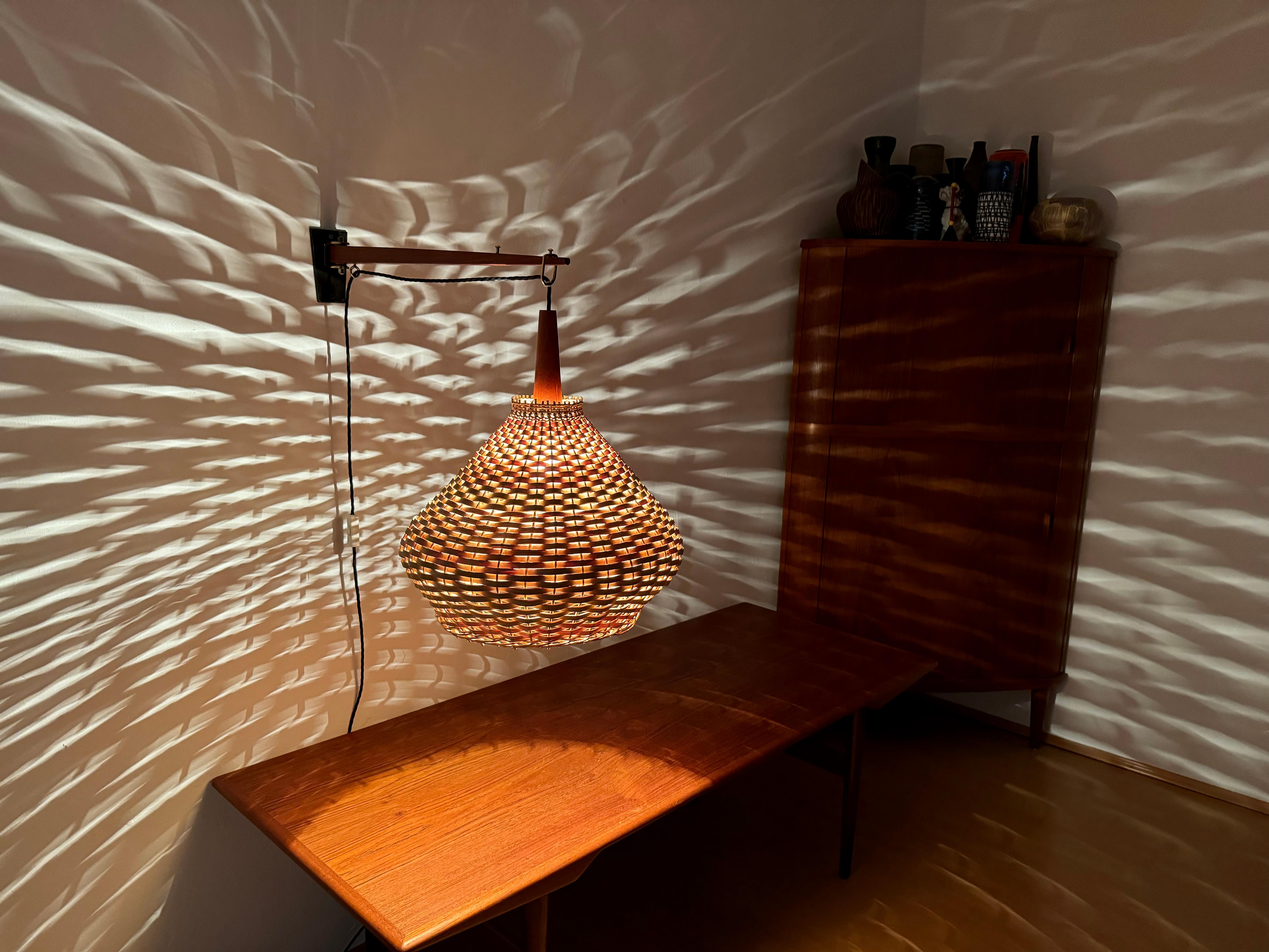 Lampada da parete regolabile in vimini e teak di Kaiser Leuchten in vendita 5