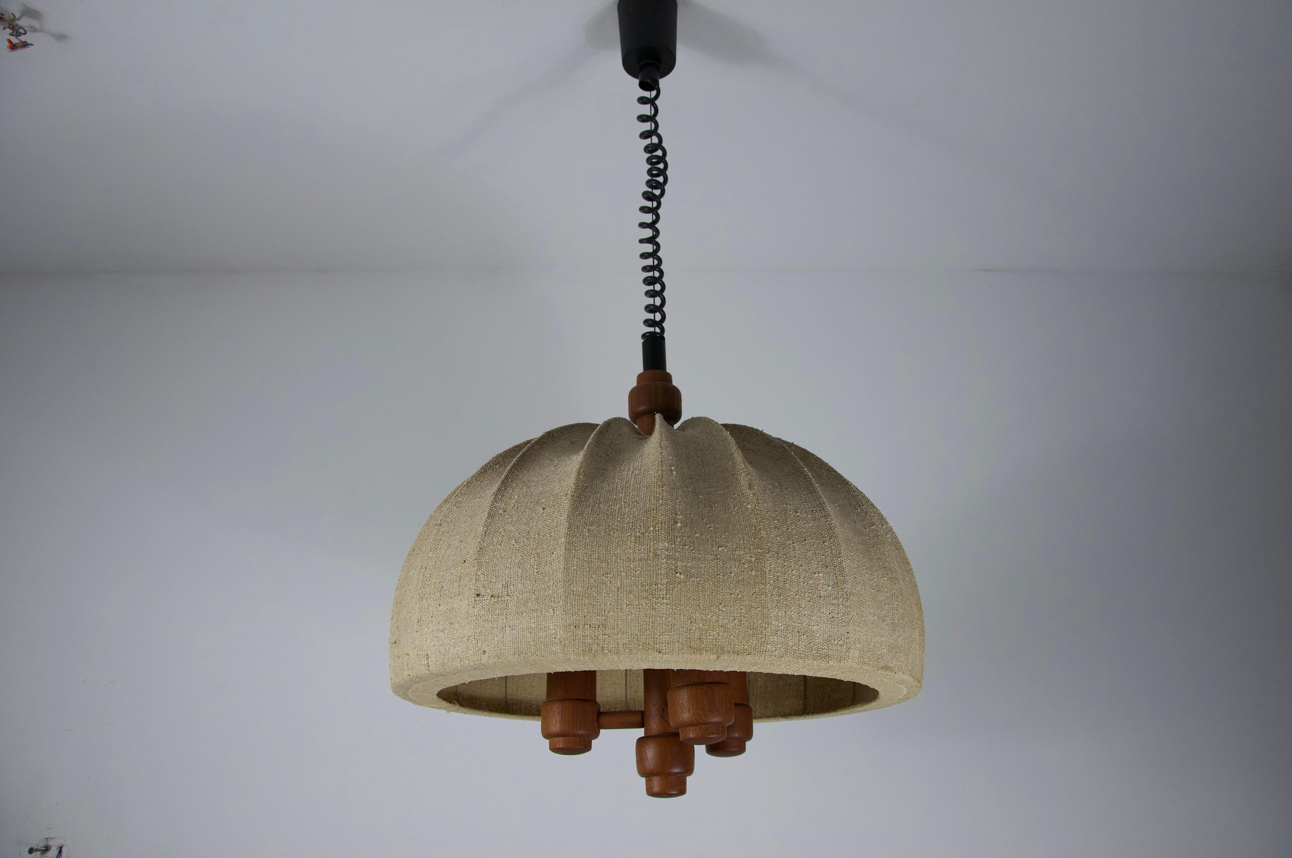 Lampada a sospensione regolabile con paralume in Wood e Fabrice di Domus, anni '60 in vendita 3