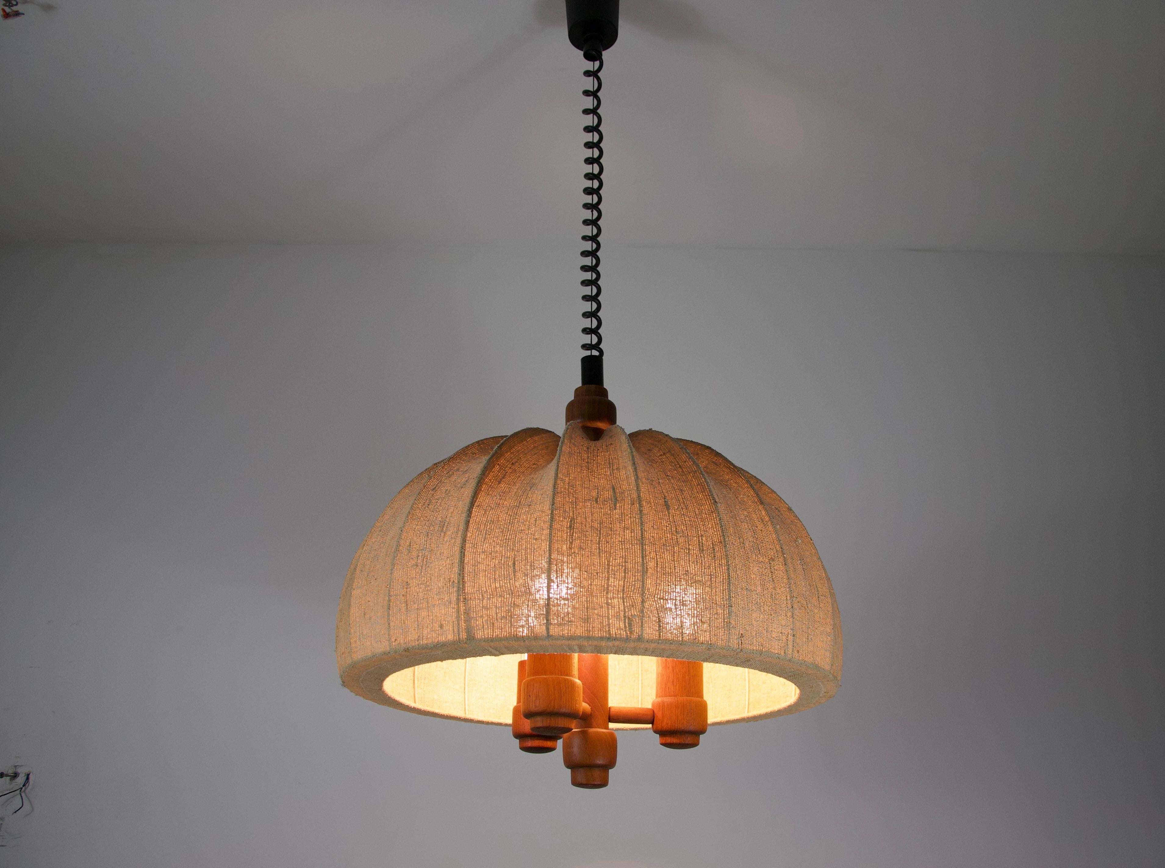 Lampada a sospensione regolabile con paralume in Wood e Fabrice di Domus, anni '60 in vendita 7