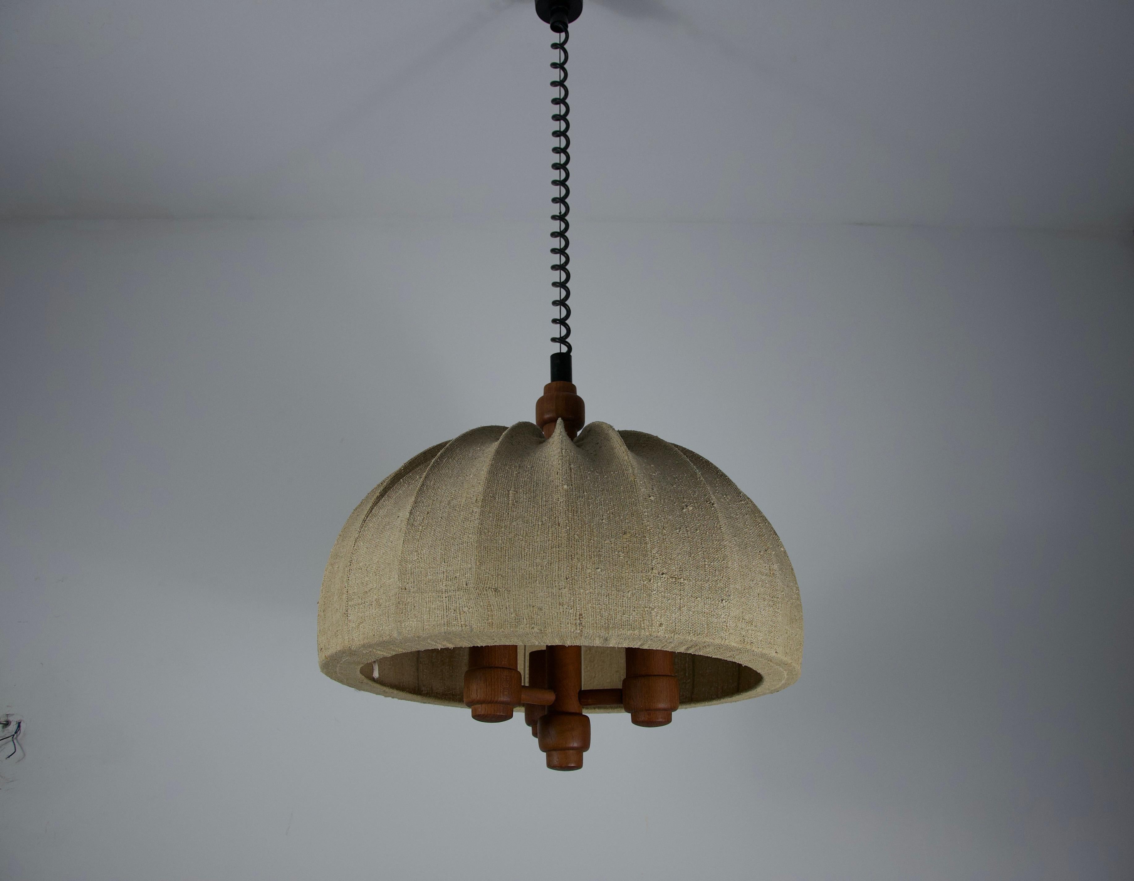 Lampada a sospensione regolabile con paralume in Wood e Fabrice di Domus, anni '60 In condizioni buone in vendita a Hagenbach, DE