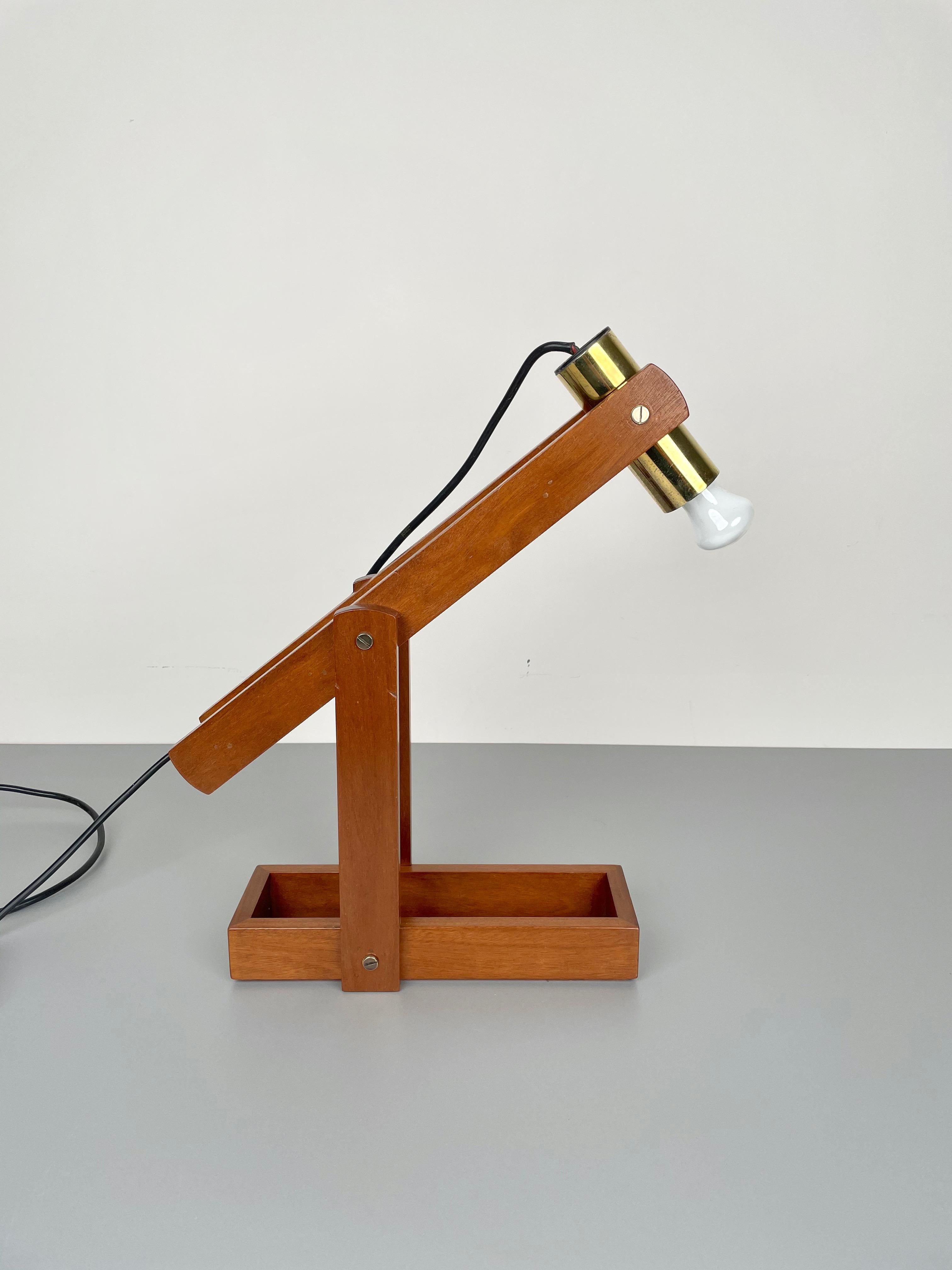 Mid-Century Modern Adjustable Wood & Brass Table Lamp, Italy, 1960s For Sale
