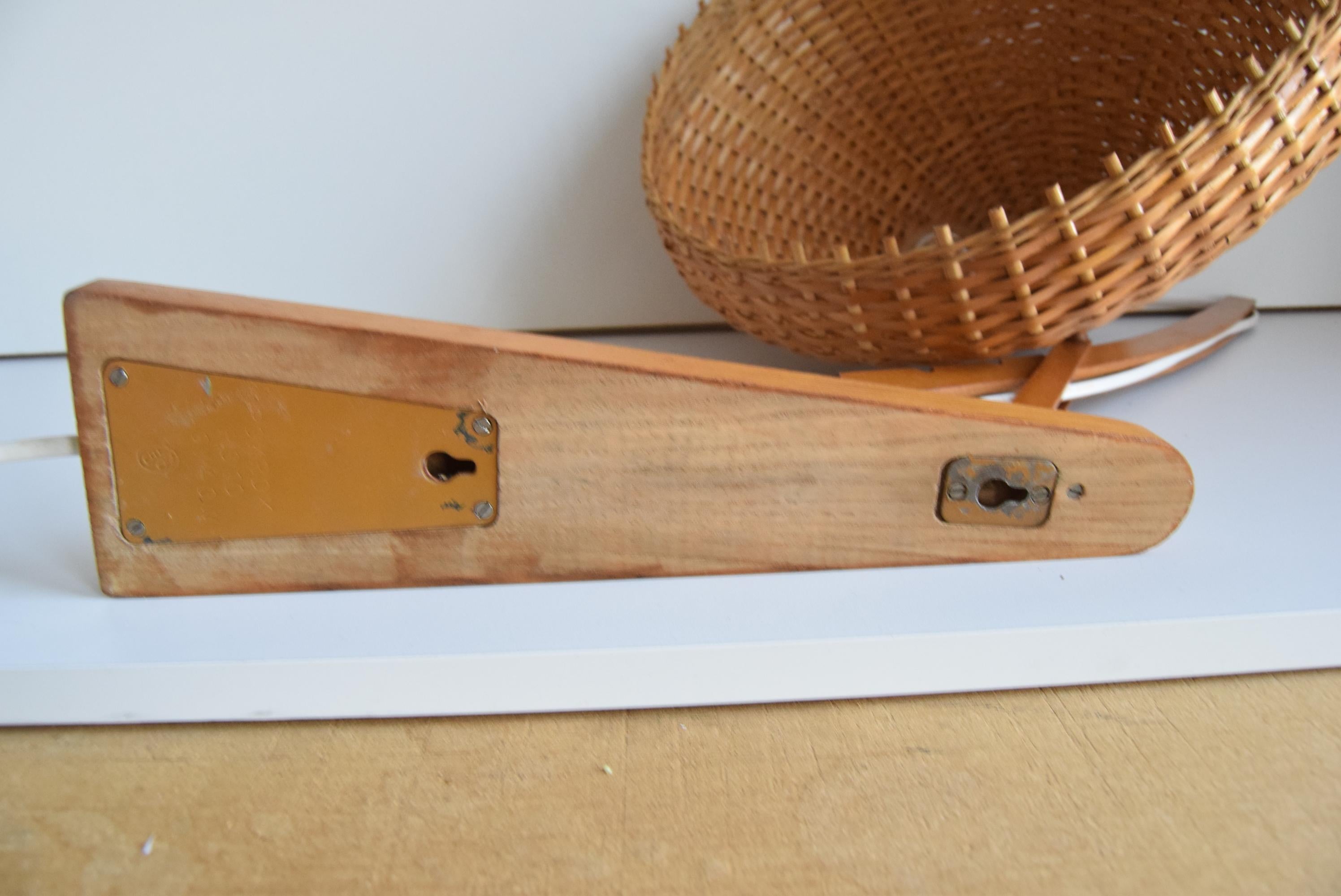Lampada da parete regolabile in legno degli anni '60 di Pokrok Žilina, Cecoslovacchia. in vendita 6