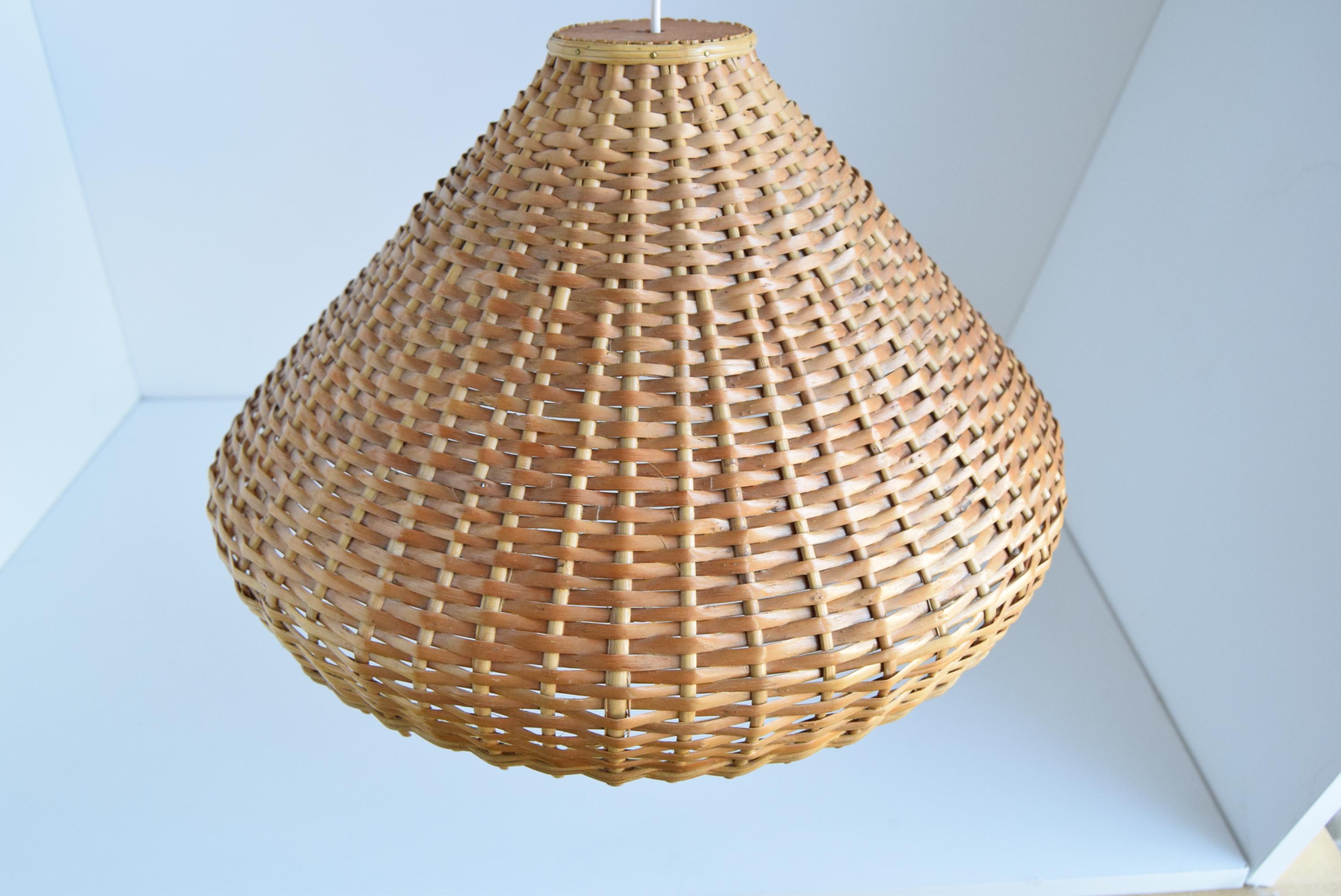 Lampada da parete regolabile in legno degli anni '60 di Pokrok Žilina, Cecoslovacchia. in vendita 2
