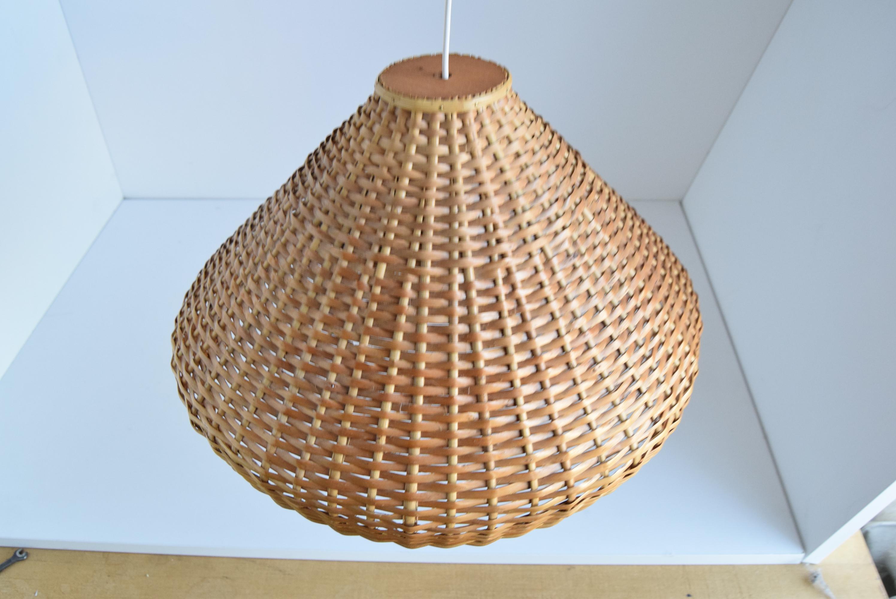 Lampada da parete regolabile in legno degli anni '60 di Pokrok Žilina, Cecoslovacchia. in vendita 3