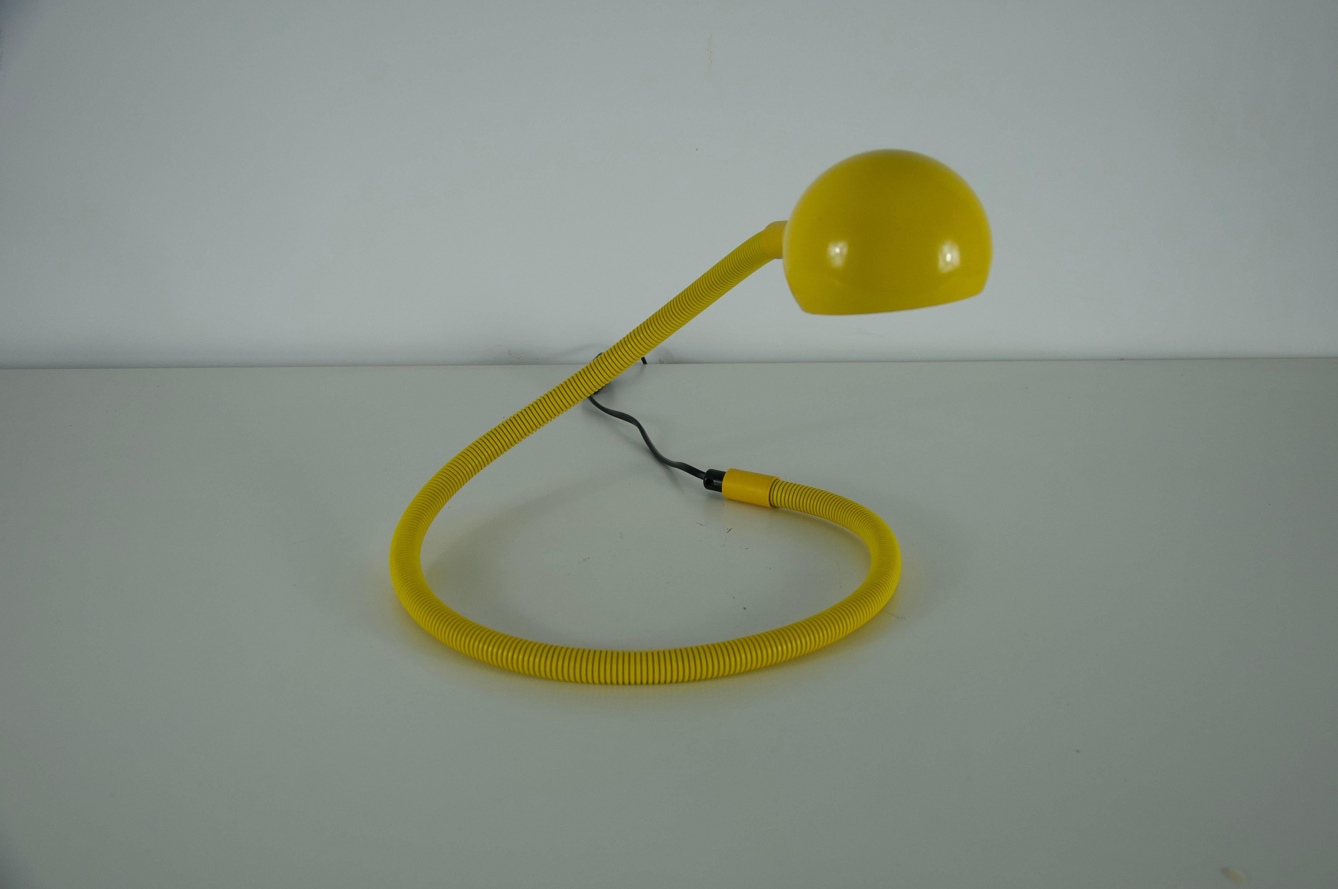 italien Lampe de table à bras flexible jaune réglable, Italie, années 1960 en vente