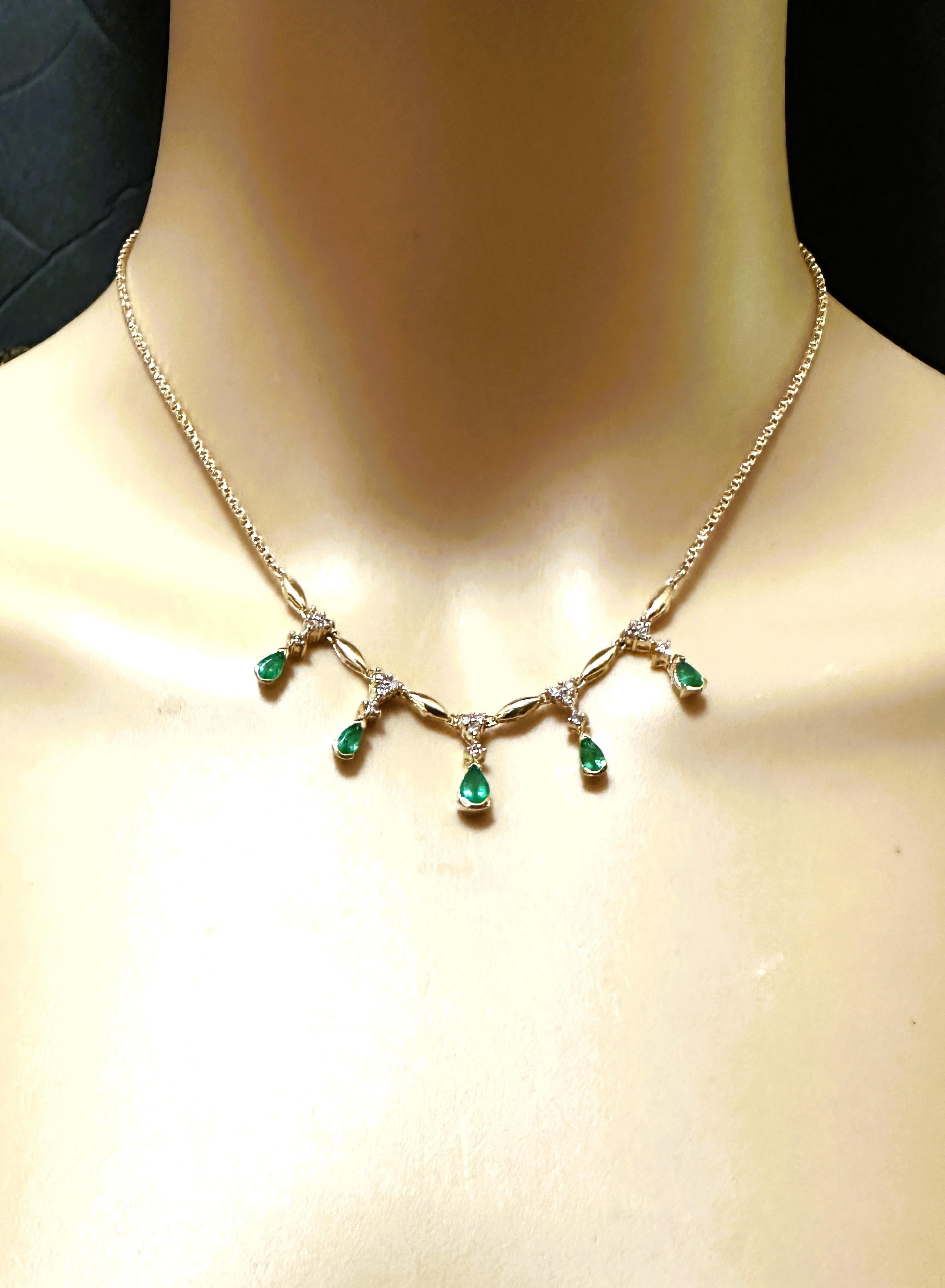 Art déco ADL Italy 14K Yellow Gold 1.25 Carat Emerald .45 Carat Diamond Drop Necklace en vente