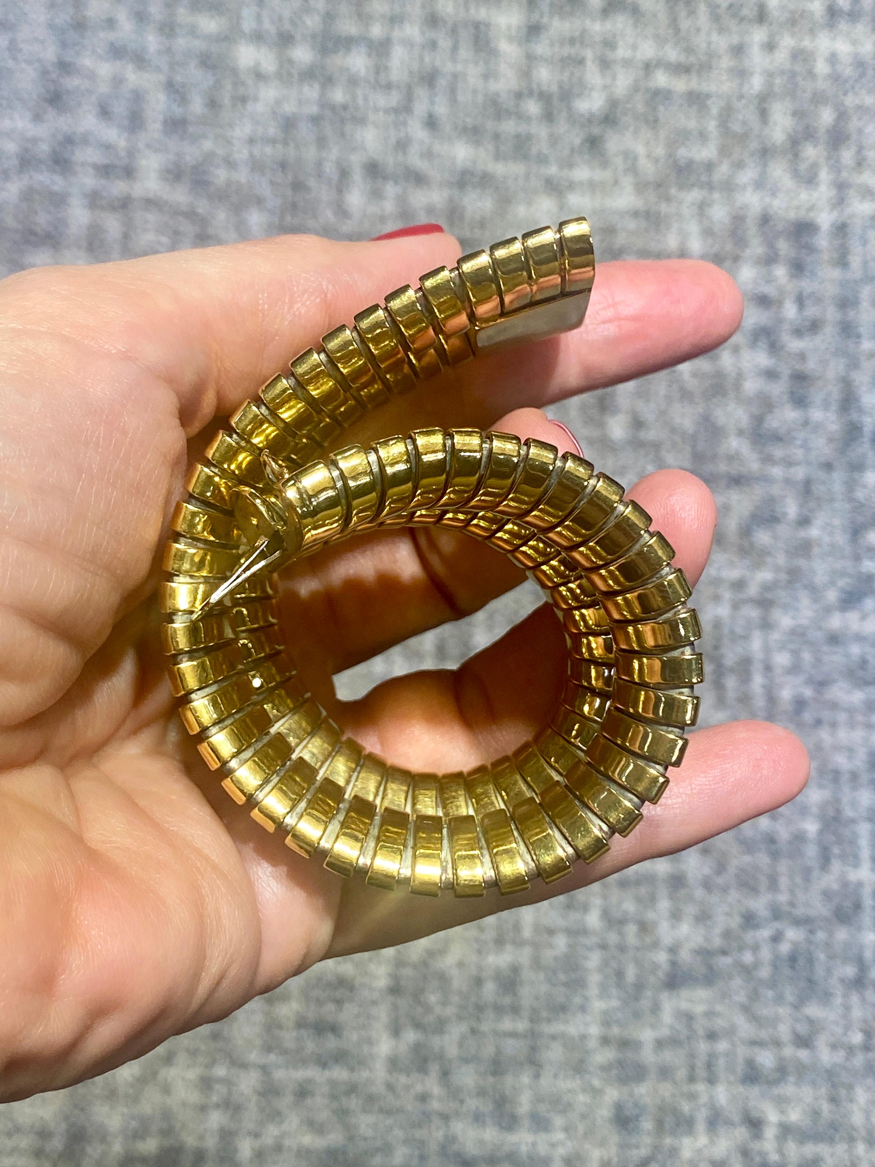 Bracelet souple en or 18 carats Adler en vente 1
